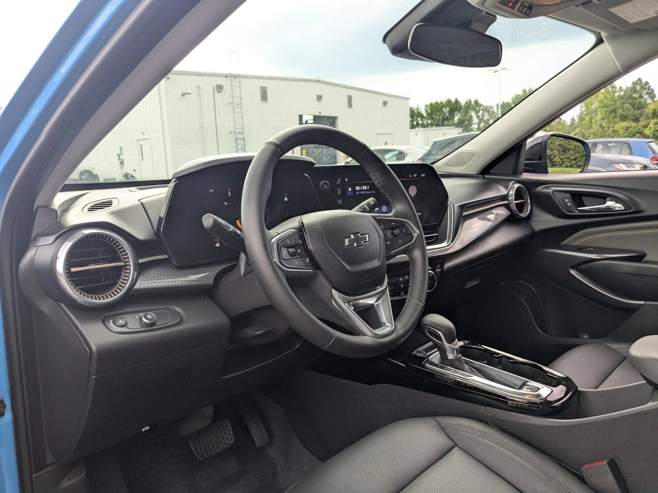 2025 Chevrolet Trax Activ - Photo 14