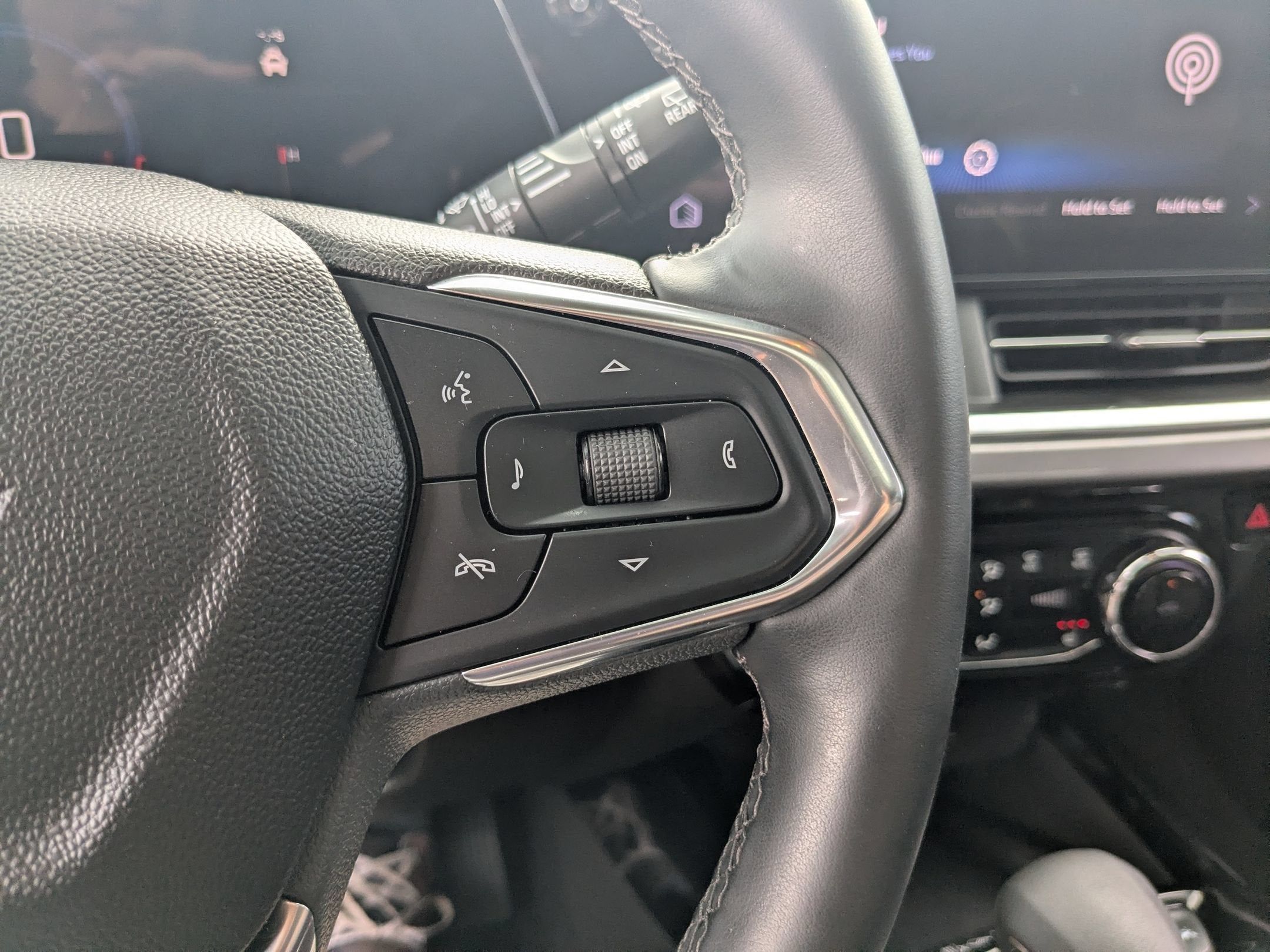 2025 Chevrolet Trax Activ - Photo 17