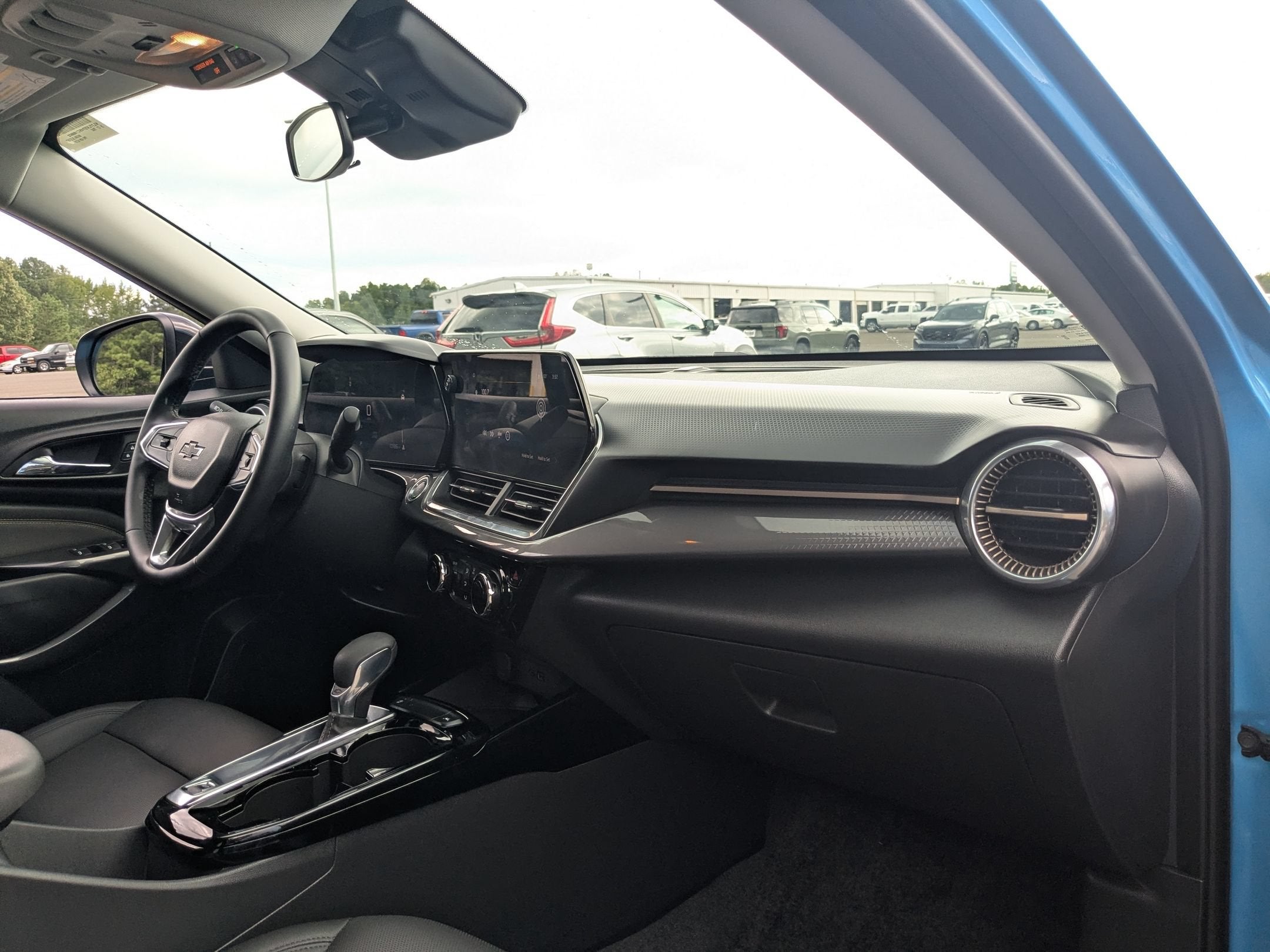 2025 Chevrolet Trax Activ - Photo 33