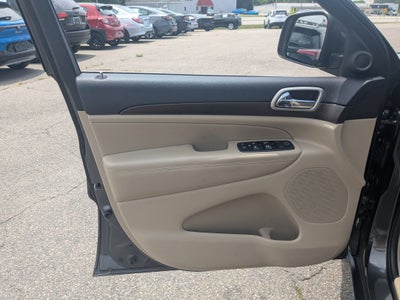 2017 Jeep Grand Cherokee Laredo 4x2