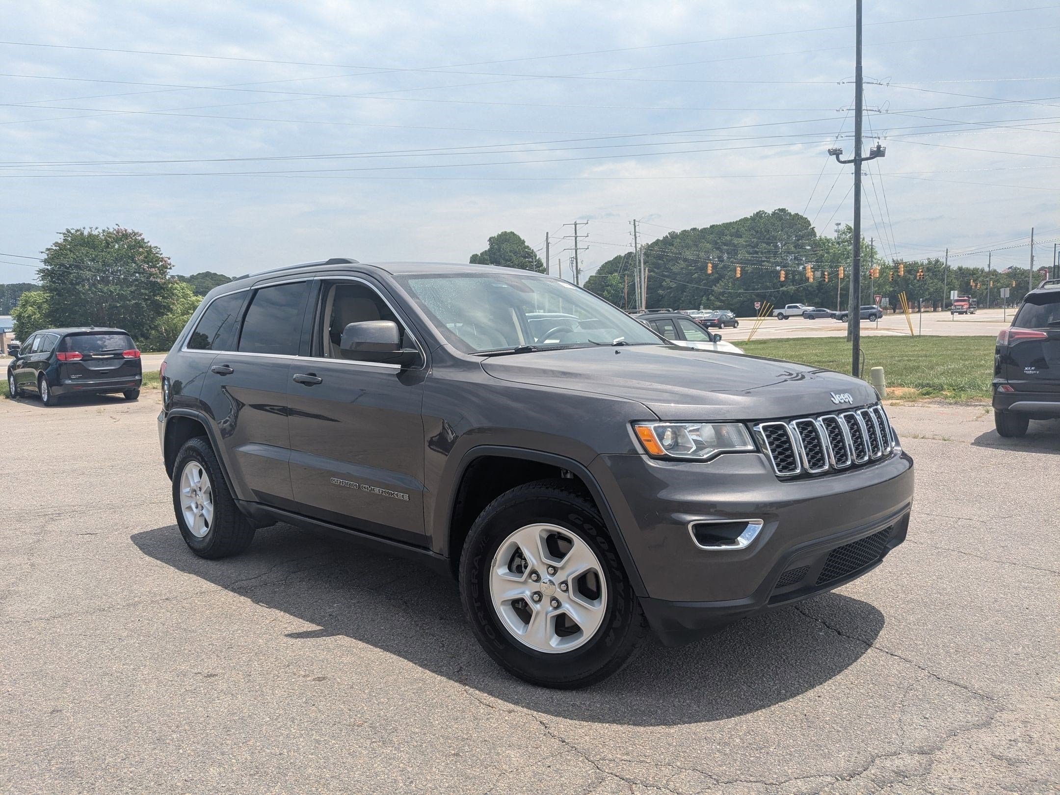 2017 Jeep Grand Cherokee Laredo 4x2