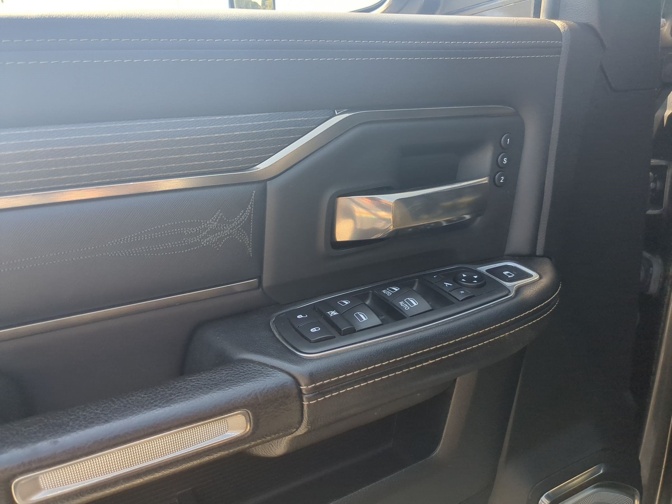 2019 RAM 2500 Limited Crew Cab 4x4 6'4' Box