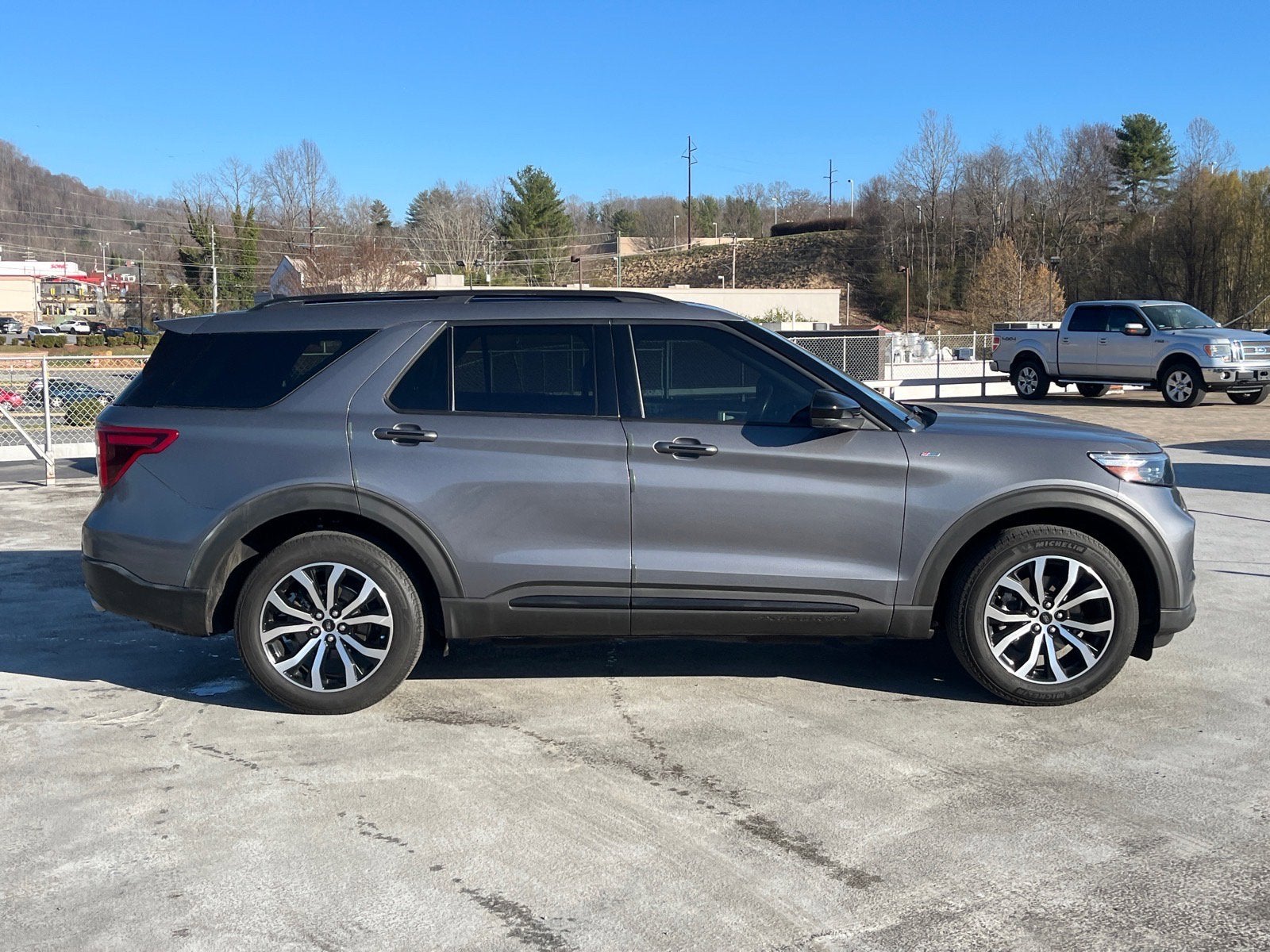 2022 Ford Explorer ST-Line