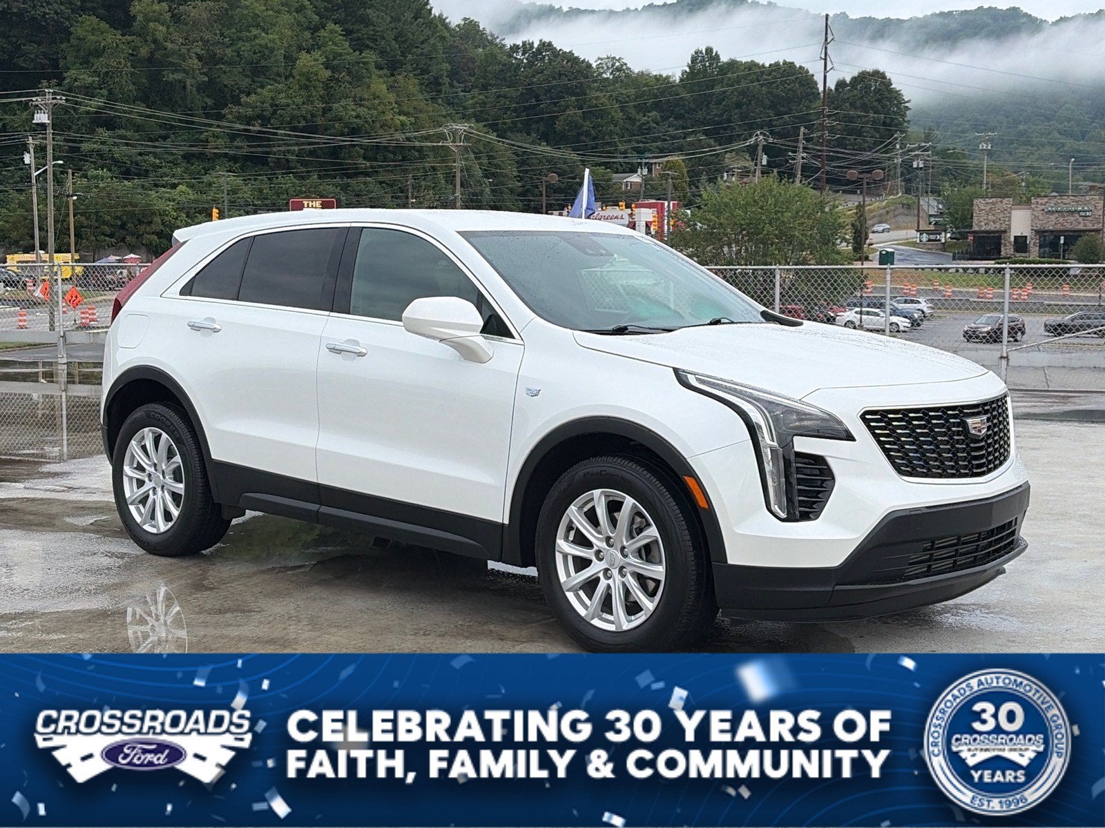 2023 Cadillac XT4 AWD Luxury
