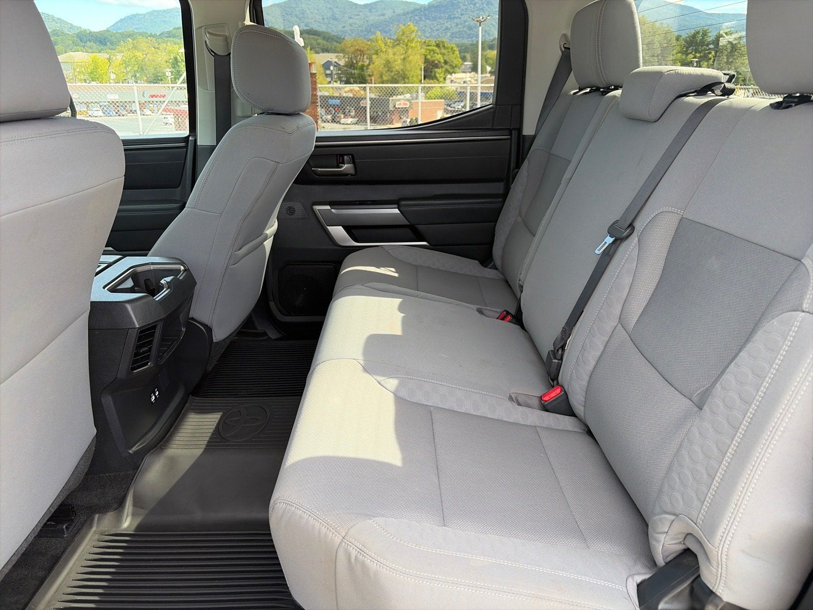 2023 Toyota Tundra 4WD SR5