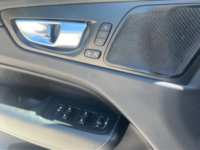 2019 Volvo XC60 R-Design