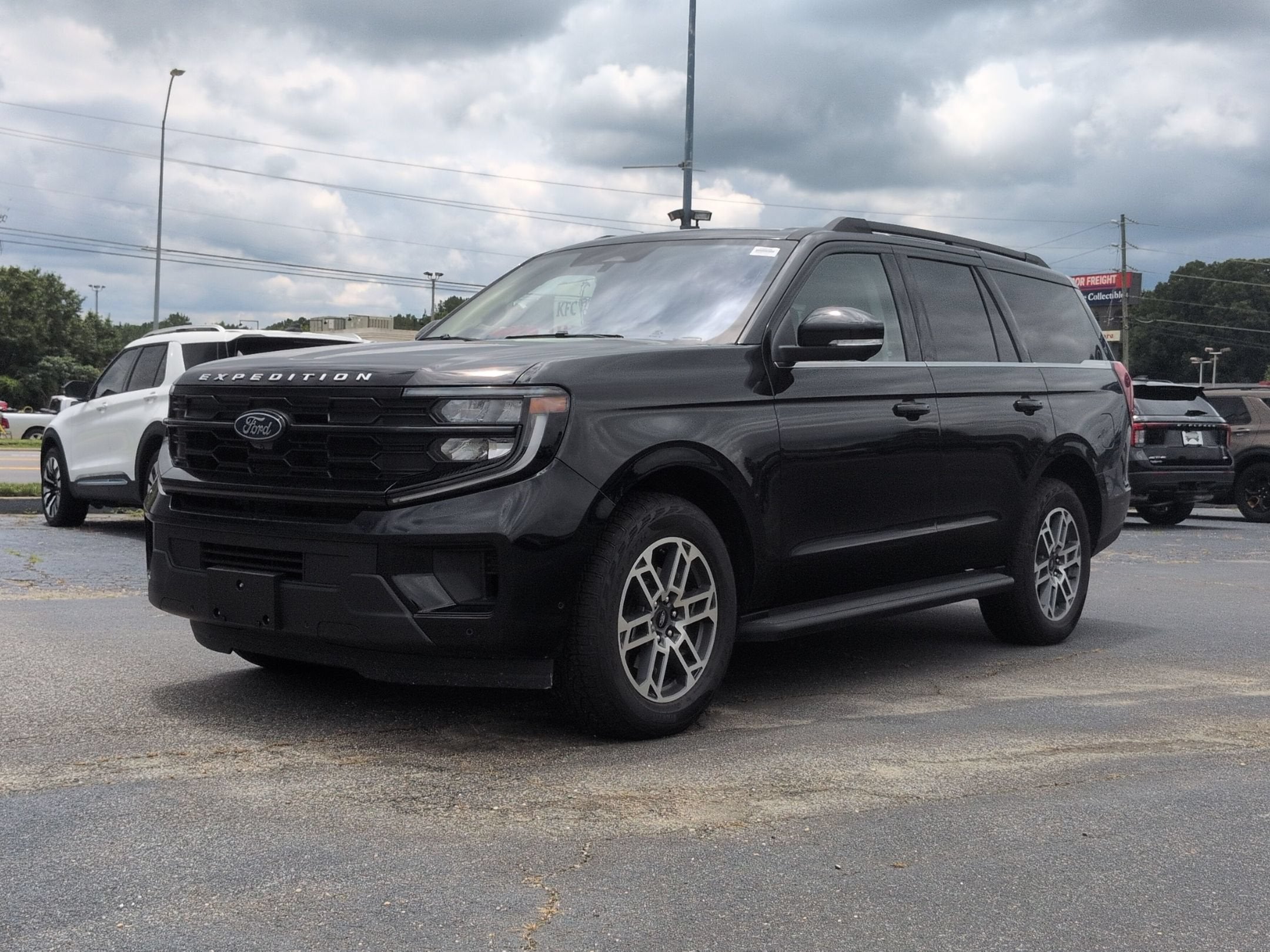 2025 Ford Expedition Active