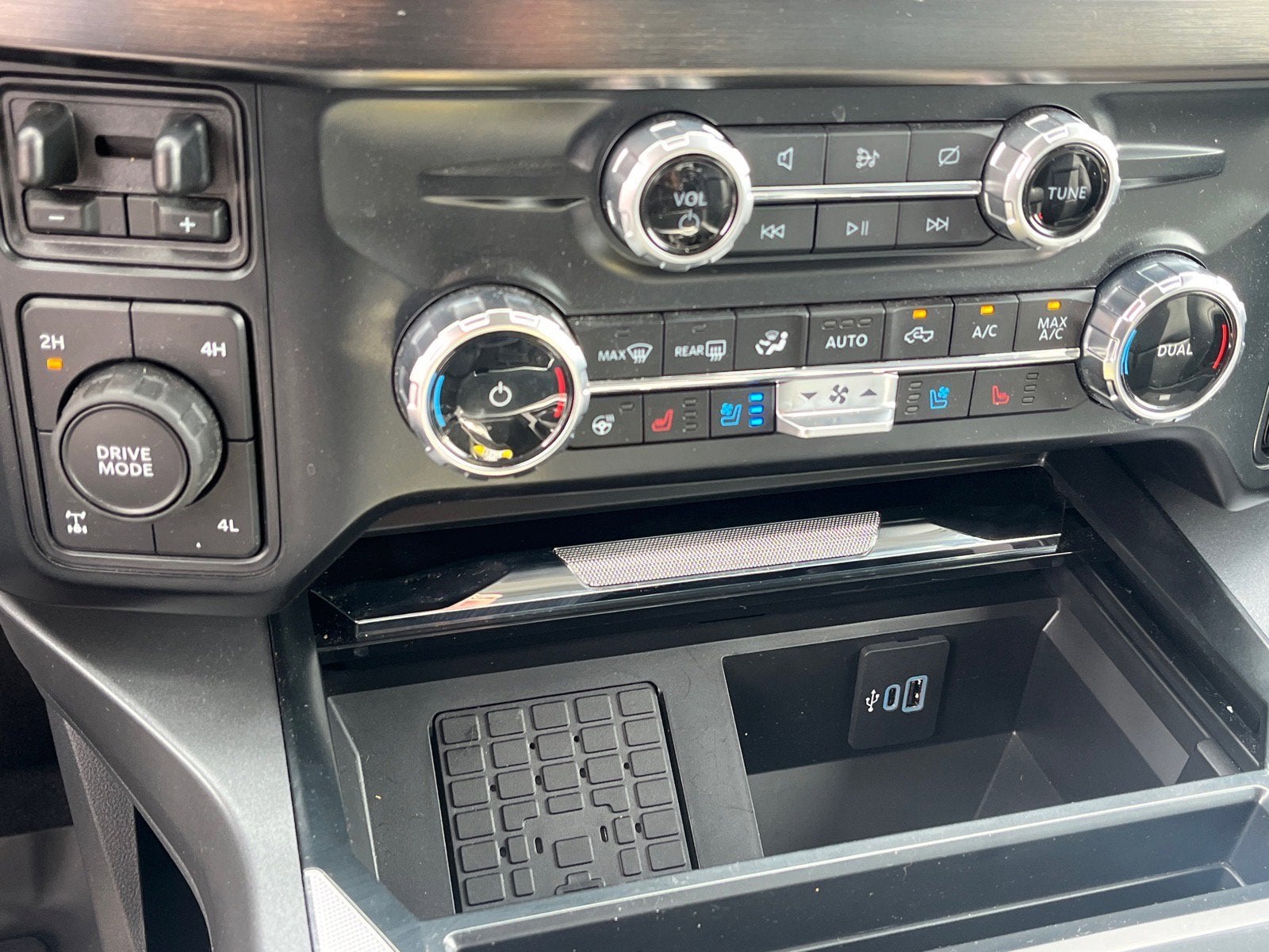 2023 Ford Super Duty F-250 SRW LARIAT