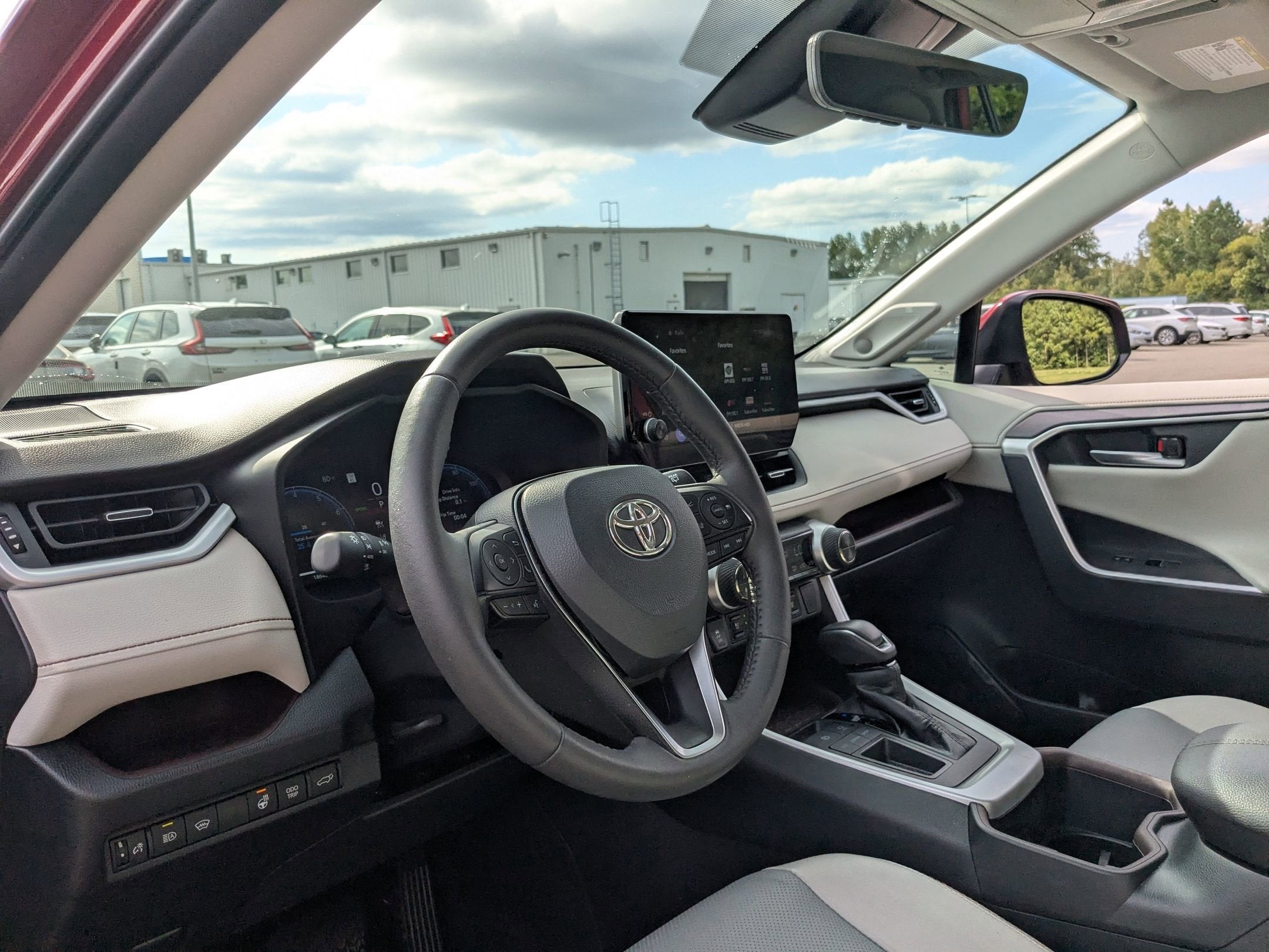 2023 Toyota RAV4 Limited - Photo 14