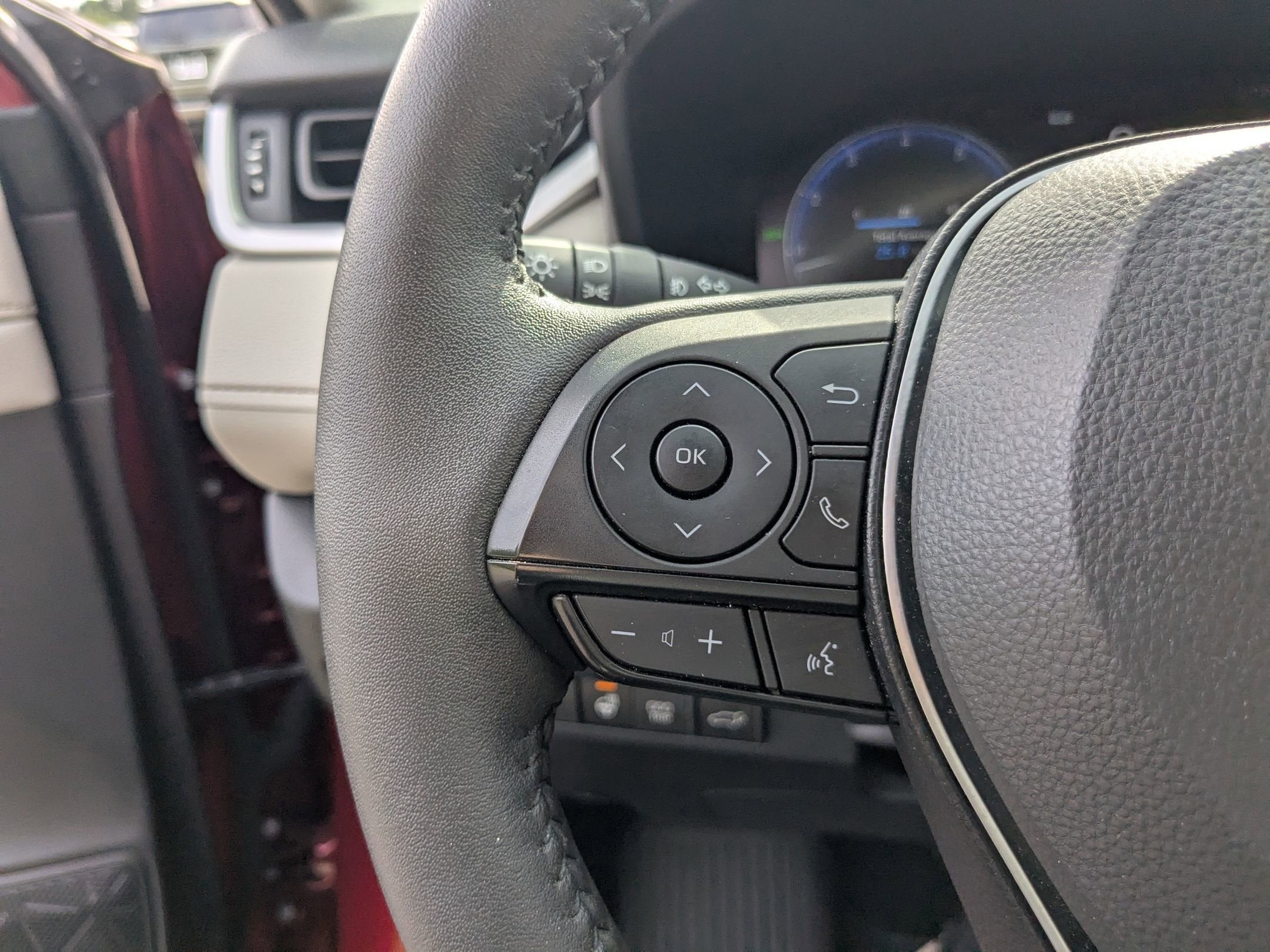 2023 Toyota RAV4 Limited - Photo 16