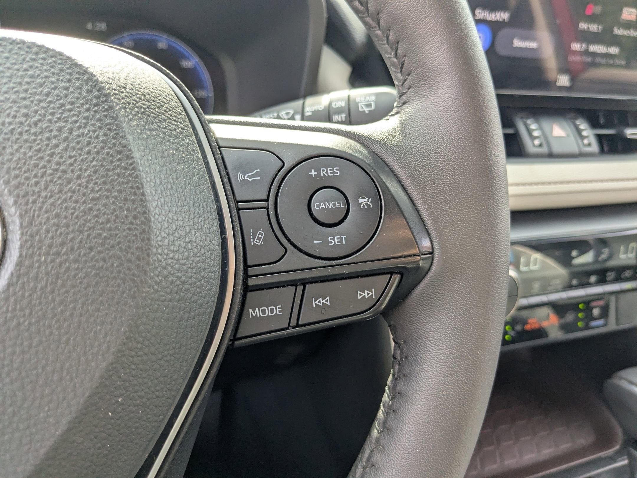 2023 Toyota RAV4 Limited - Photo 17