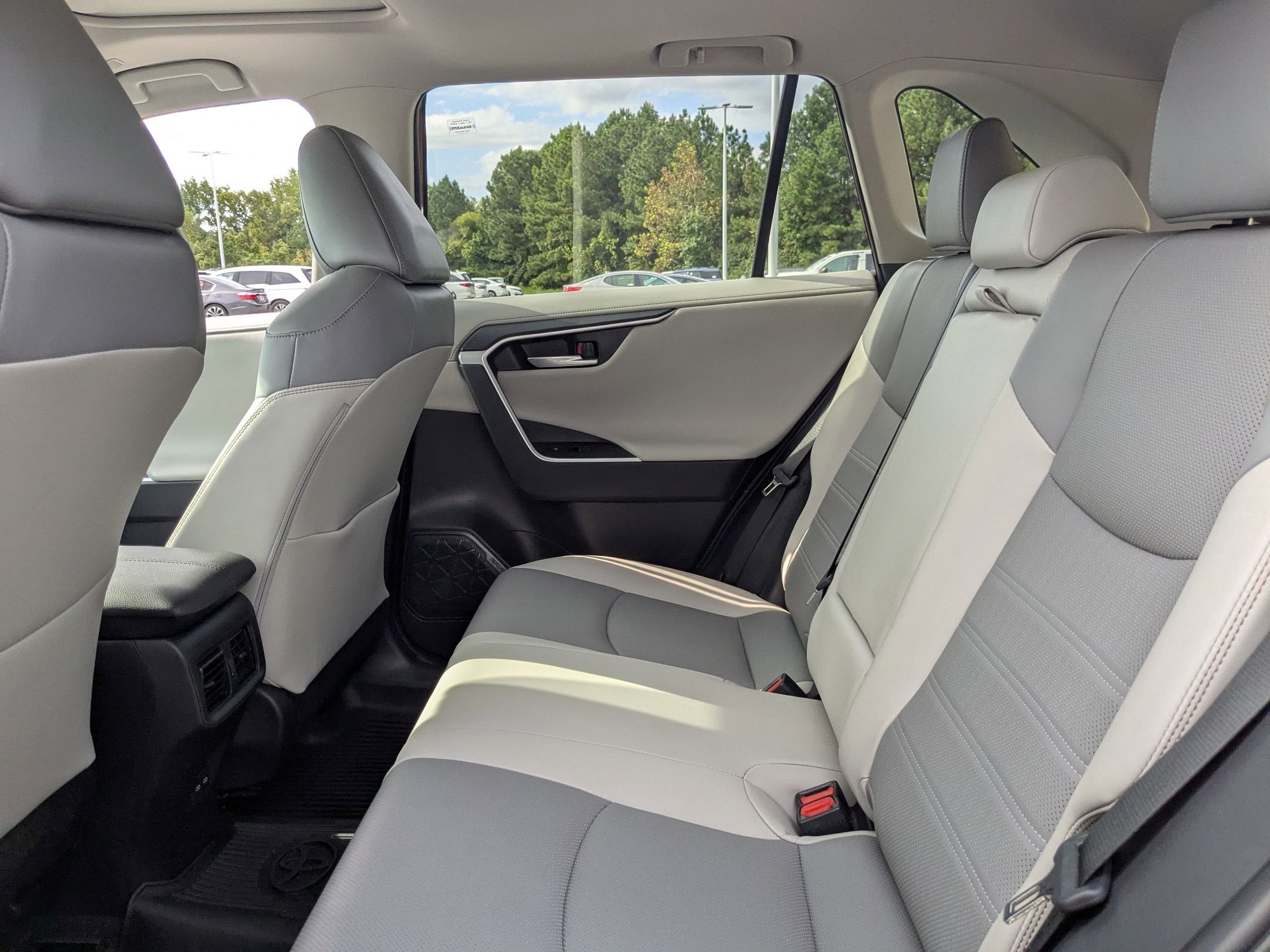 2023 Toyota RAV4 Limited - Photo 27
