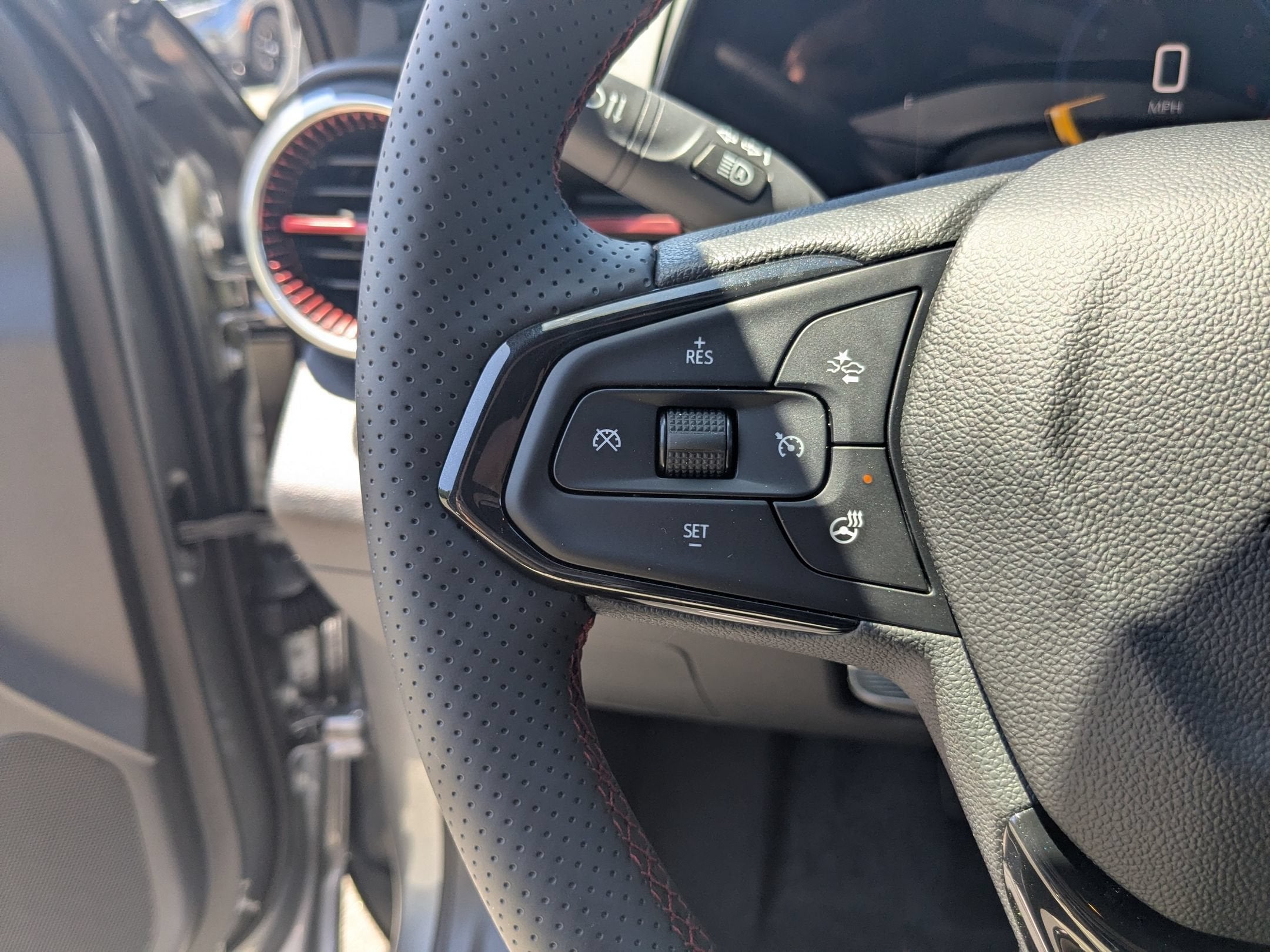 2026 Chevrolet Trax RS - Photo 16