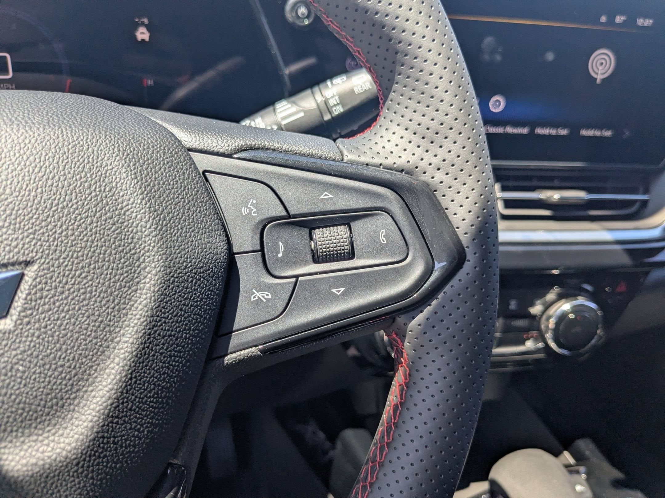 2026 Chevrolet Trax RS - Photo 17
