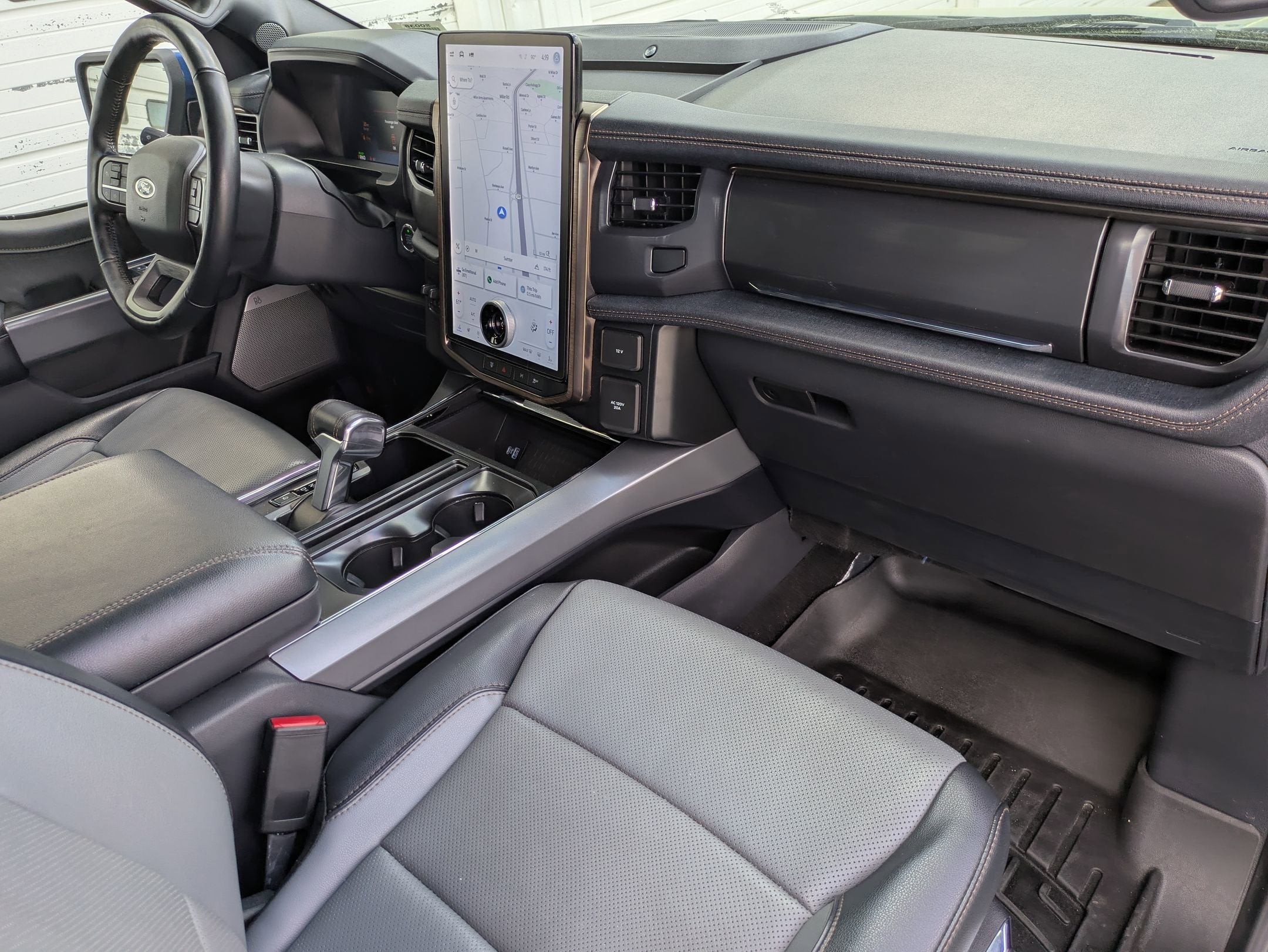 2022 Ford F-150 Lightning LARIAT