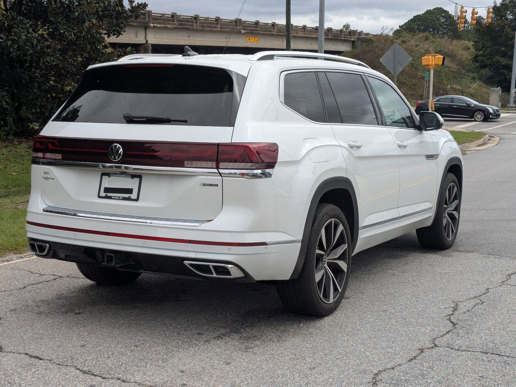 2024 Volkswagen Atlas 2.0T SEL Premium R-Line