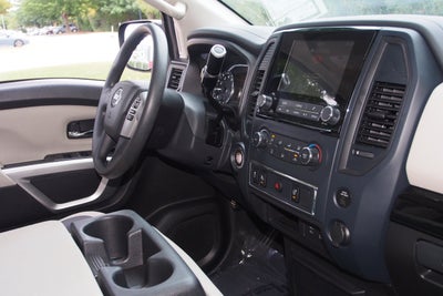 2022 Nissan Titan SV