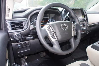 2022 Nissan Titan SV