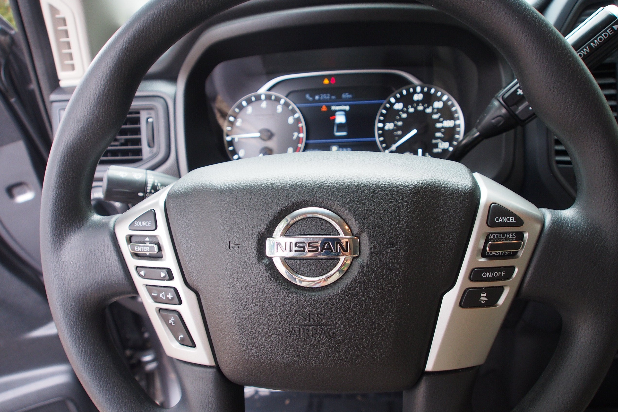 2022 Nissan Titan SV