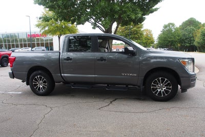 2022 Nissan Titan SV