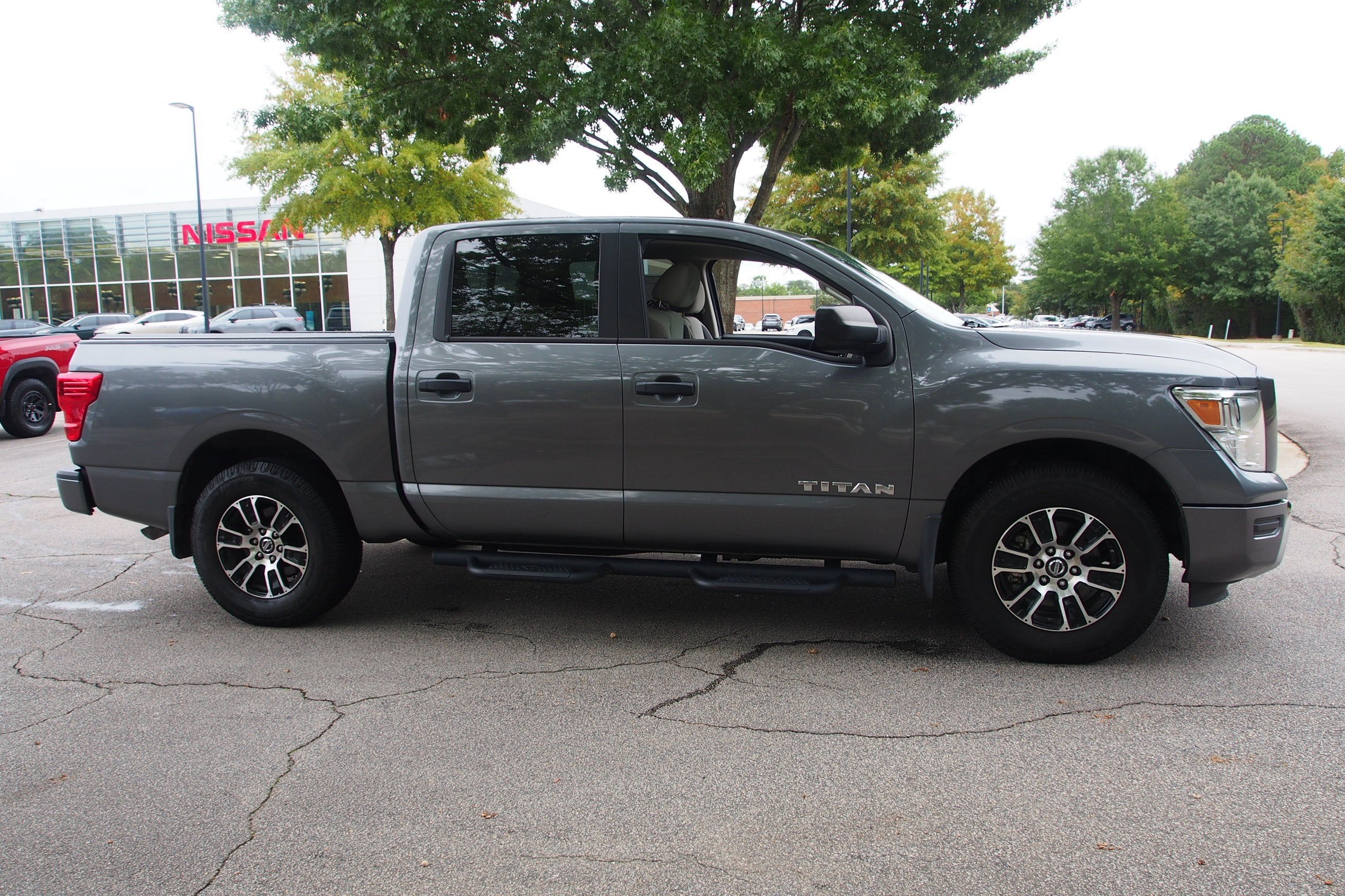 2022 Nissan Titan SV