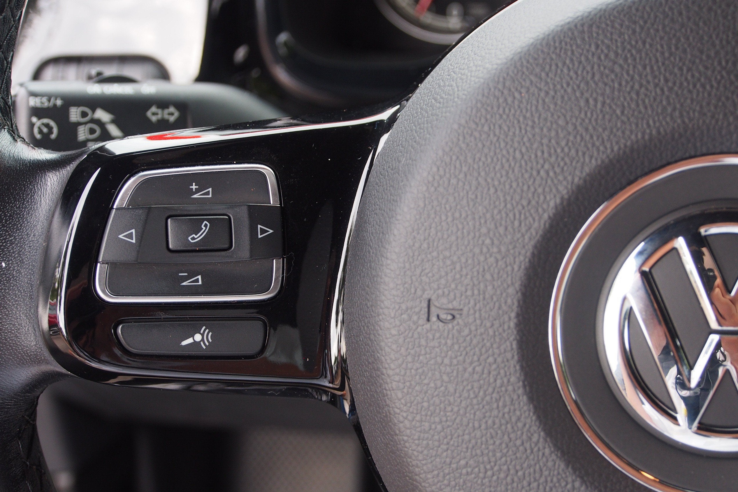 2018 Volkswagen Beetle S