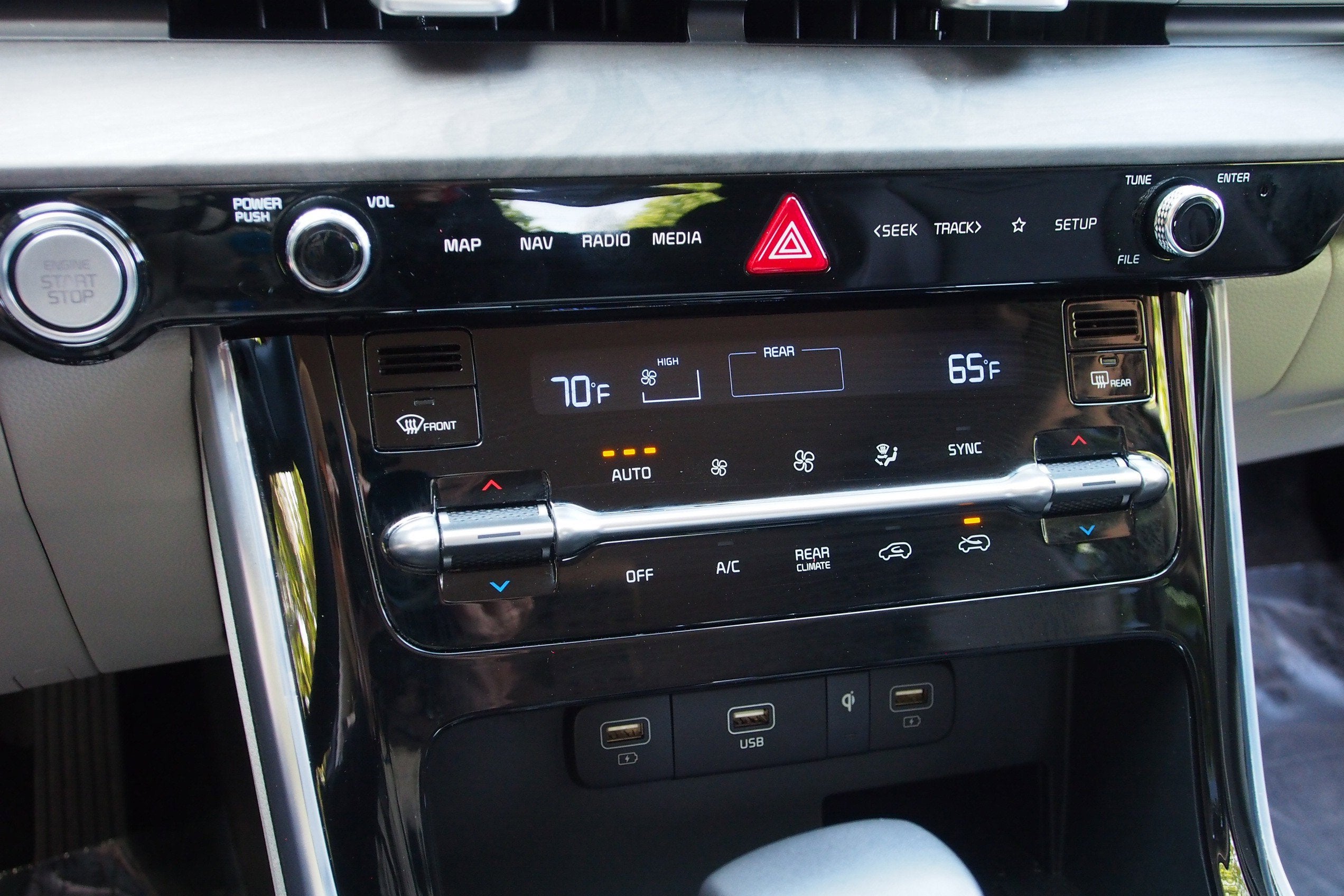 2023 Kia Carnival SX