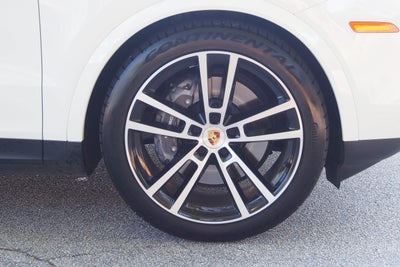 2024 Porsche Cayenne Base