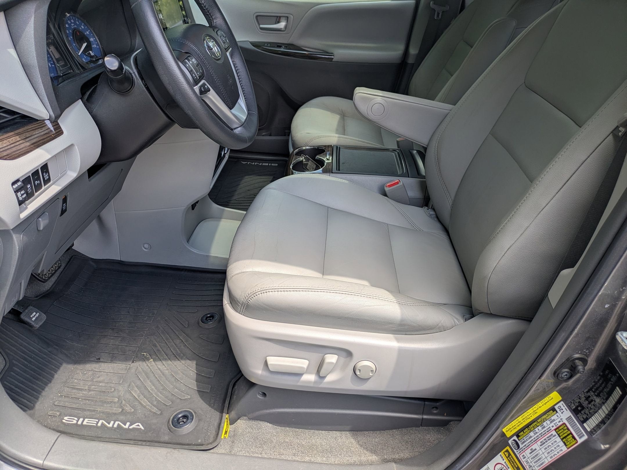 2017 Toyota Sienna XLE Premium