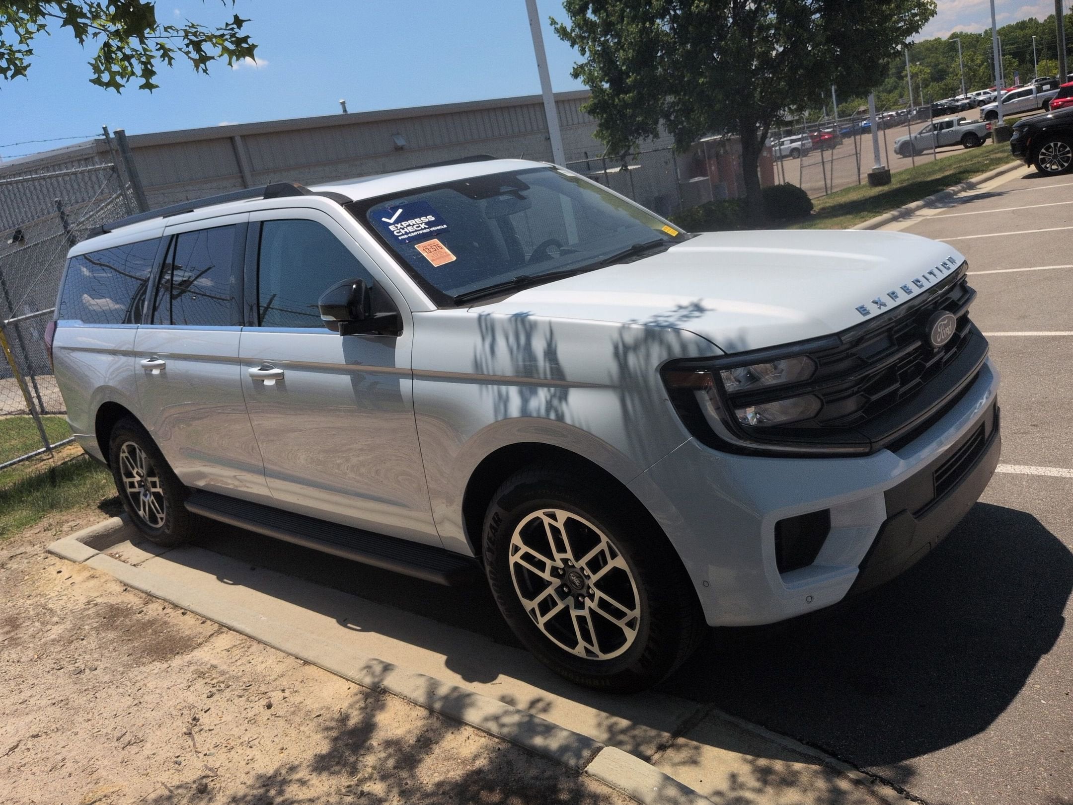 2025 Ford Expedition Max Active