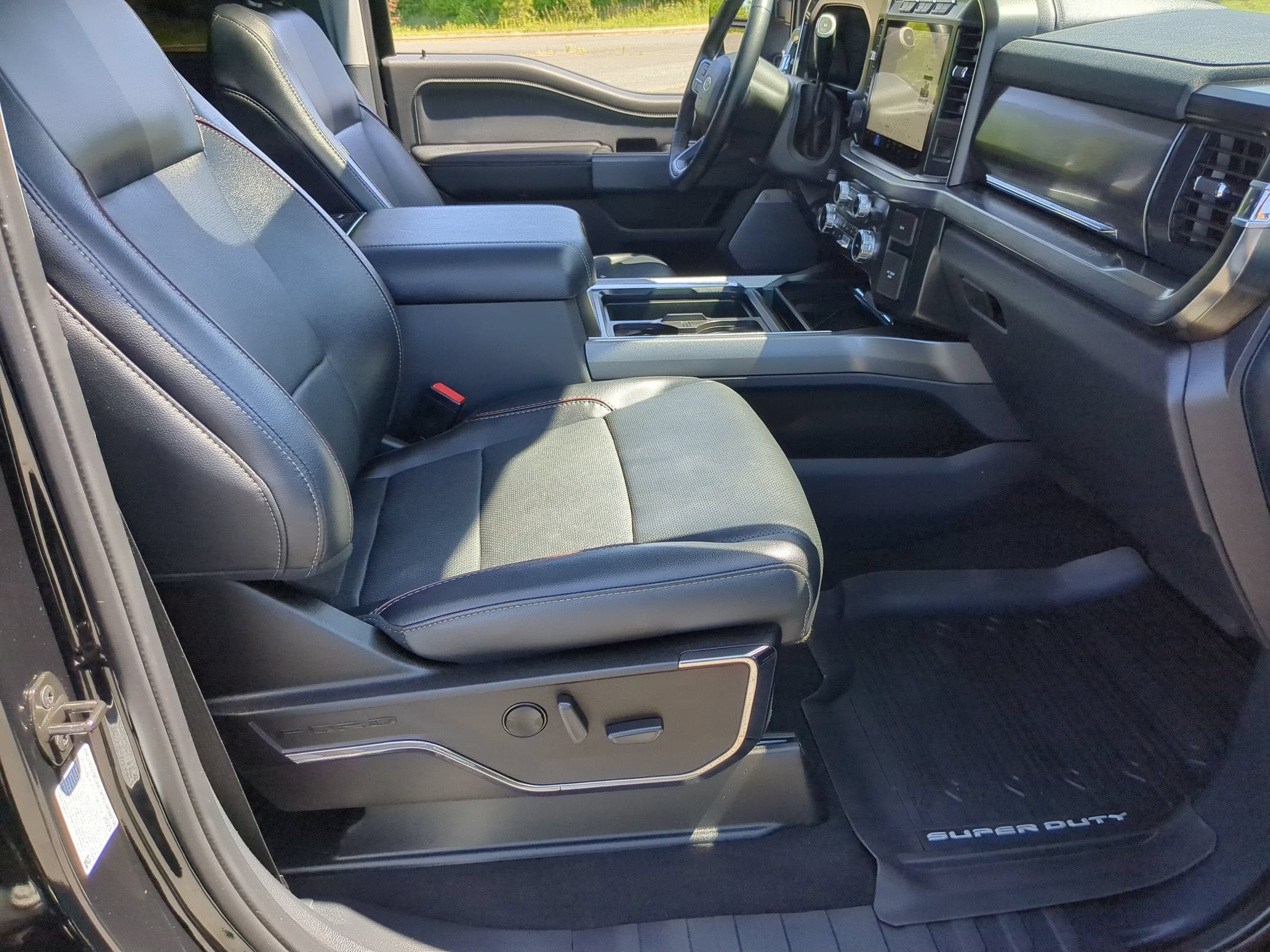 2023 Ford Super Duty F-250 SRW LARIAT