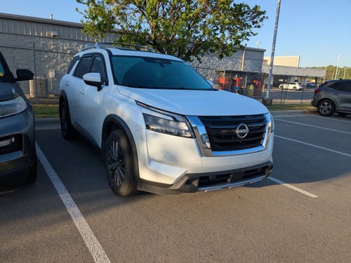2025 Nissan Pathfinder SL