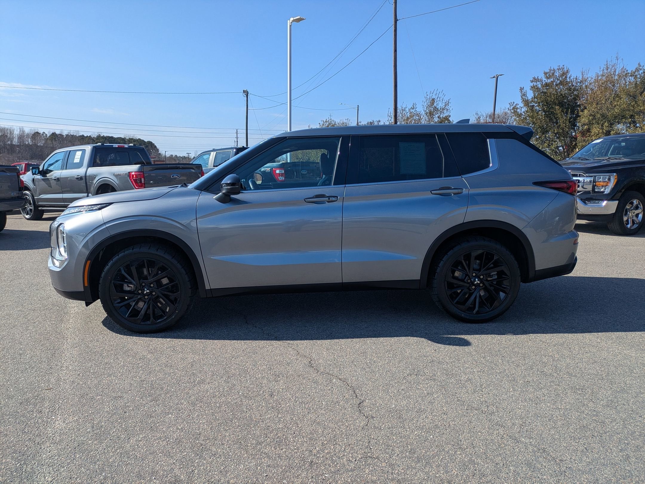 2022 Mitsubishi Outlander SE