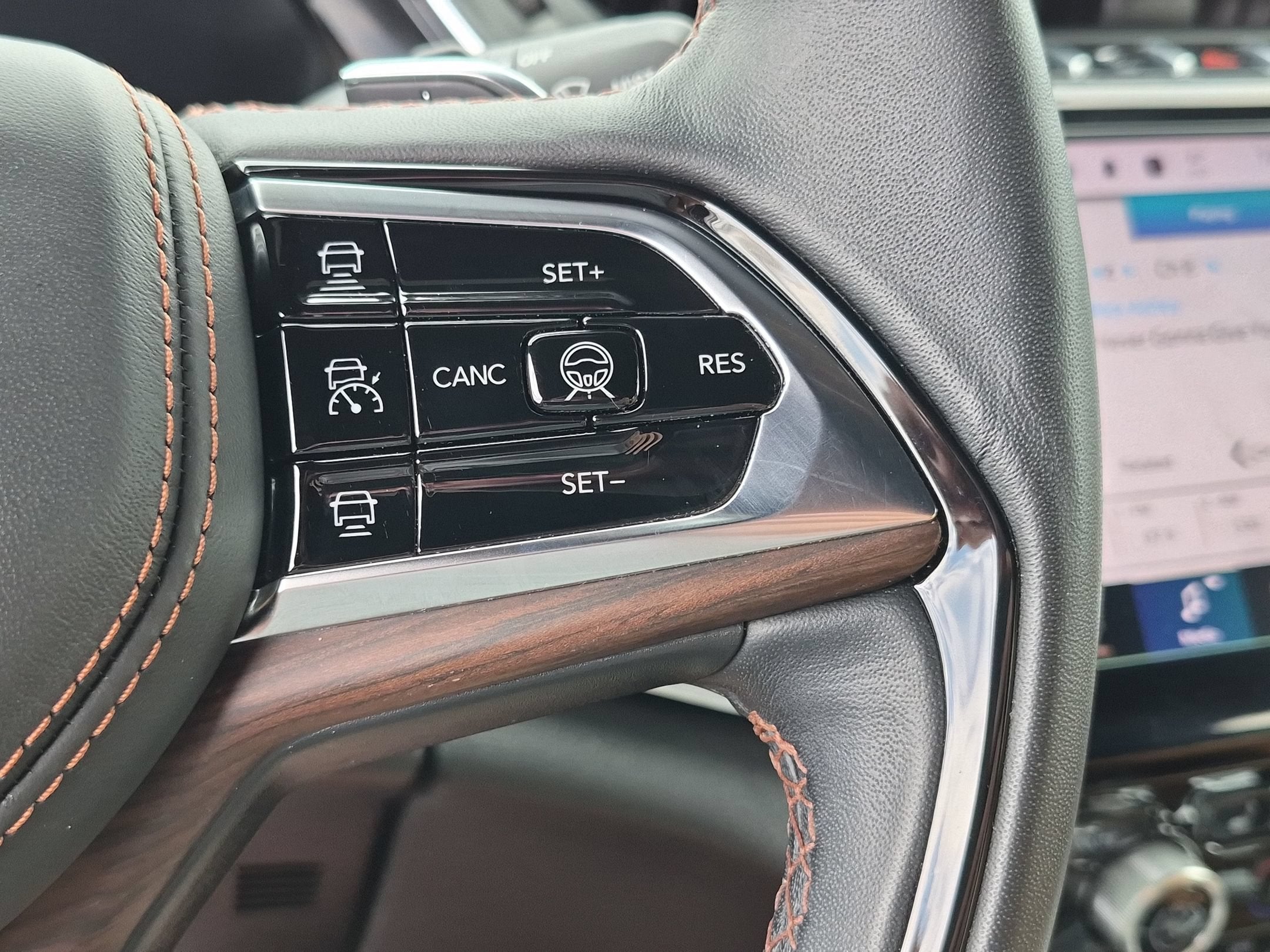 2023 Jeep Grand Cherokee L Summit