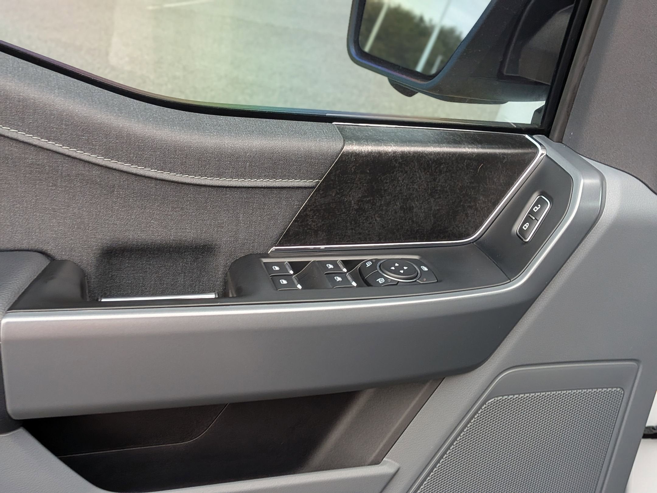 2023 Ford F-150 Lightning XLT