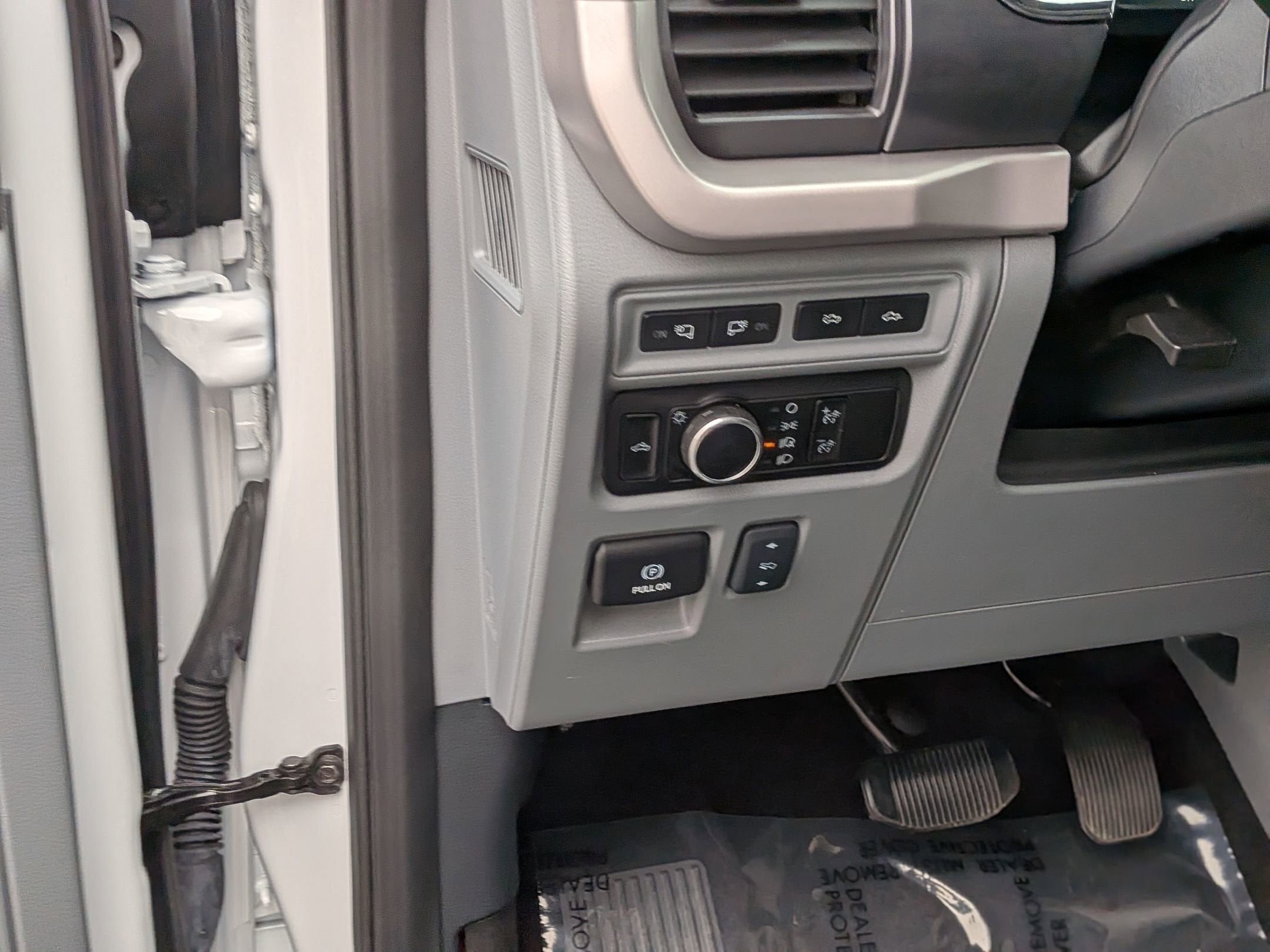 2023 Ford F-150 Lightning XLT