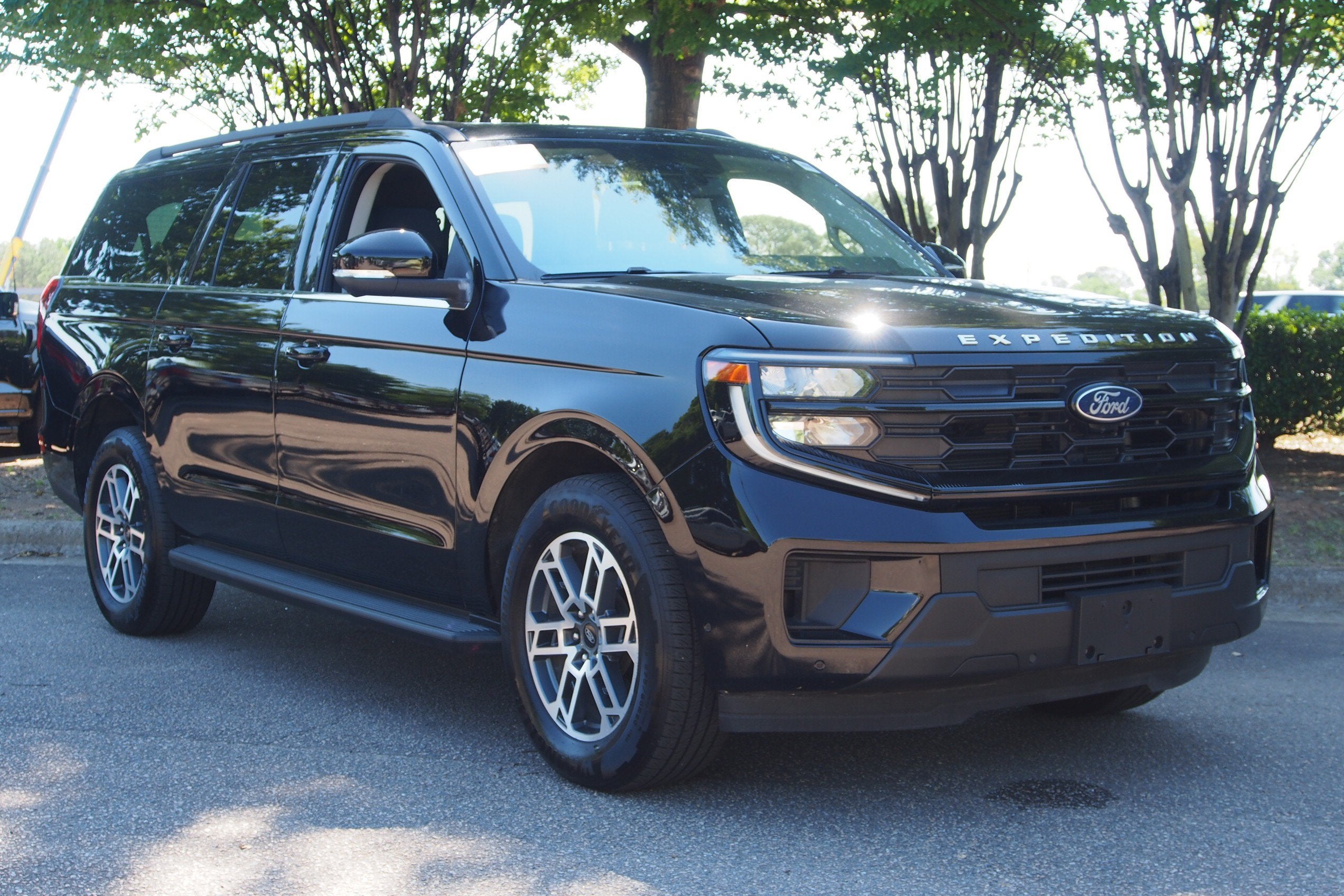 2025 Ford Expedition Max Active