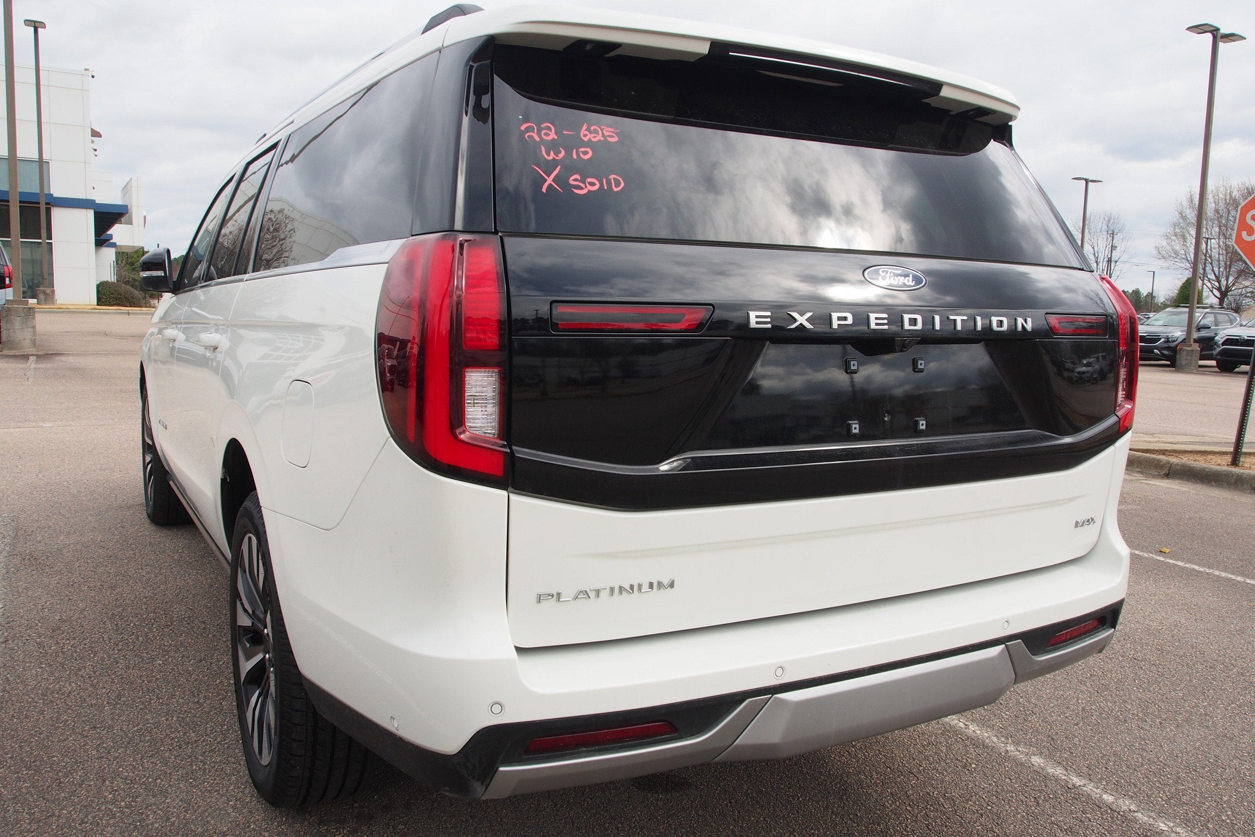 2025 Ford Expedition Max Platinum