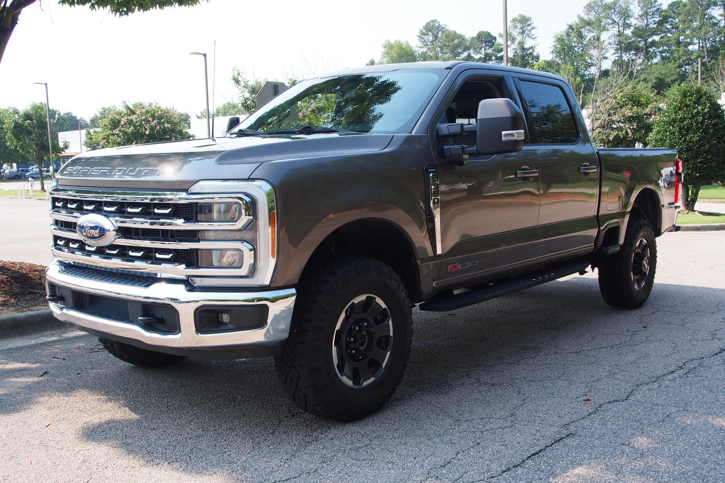 2023 Ford Super Duty F-350 SRW LARIAT