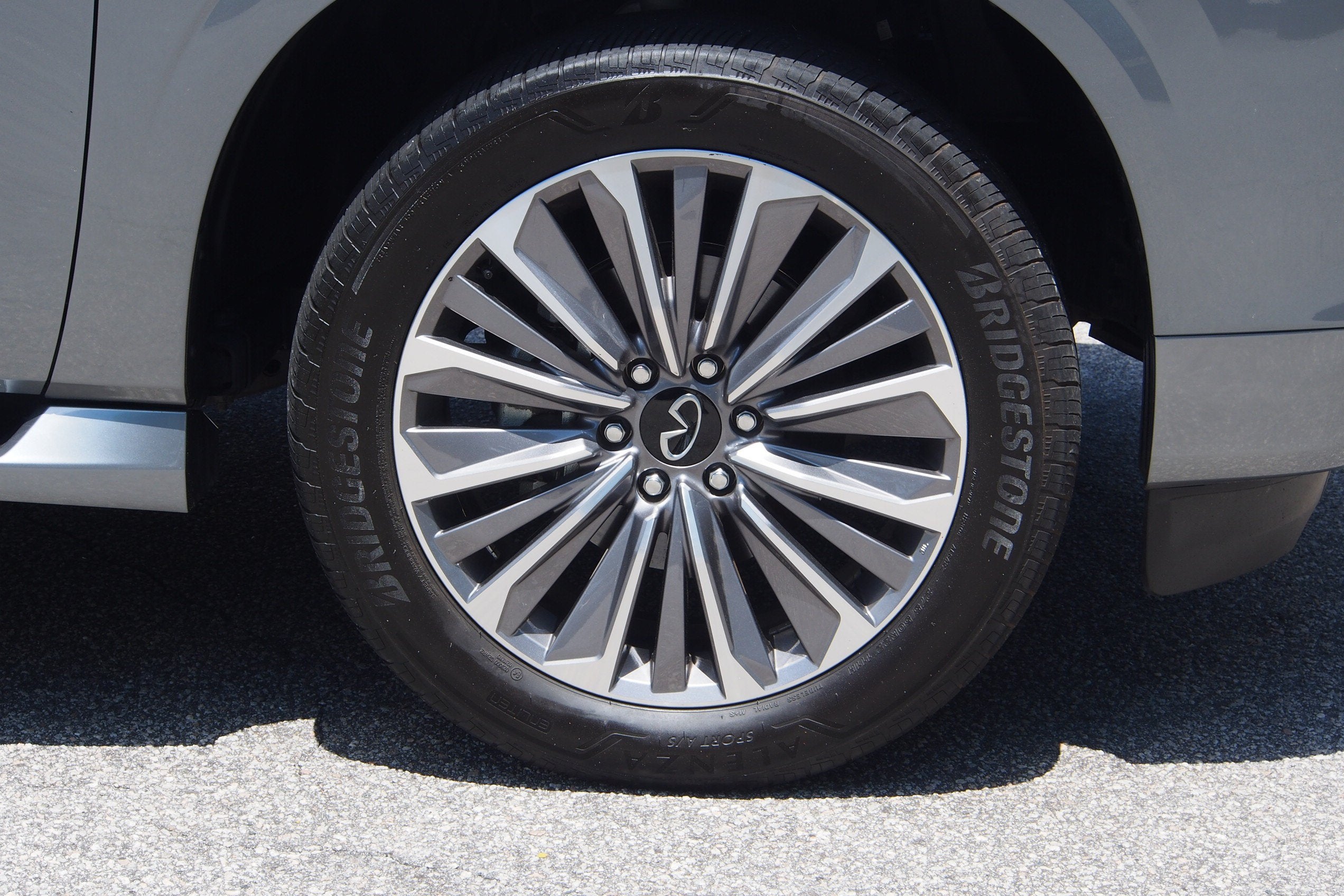 2025 INFINITI QX80 SENSORY
