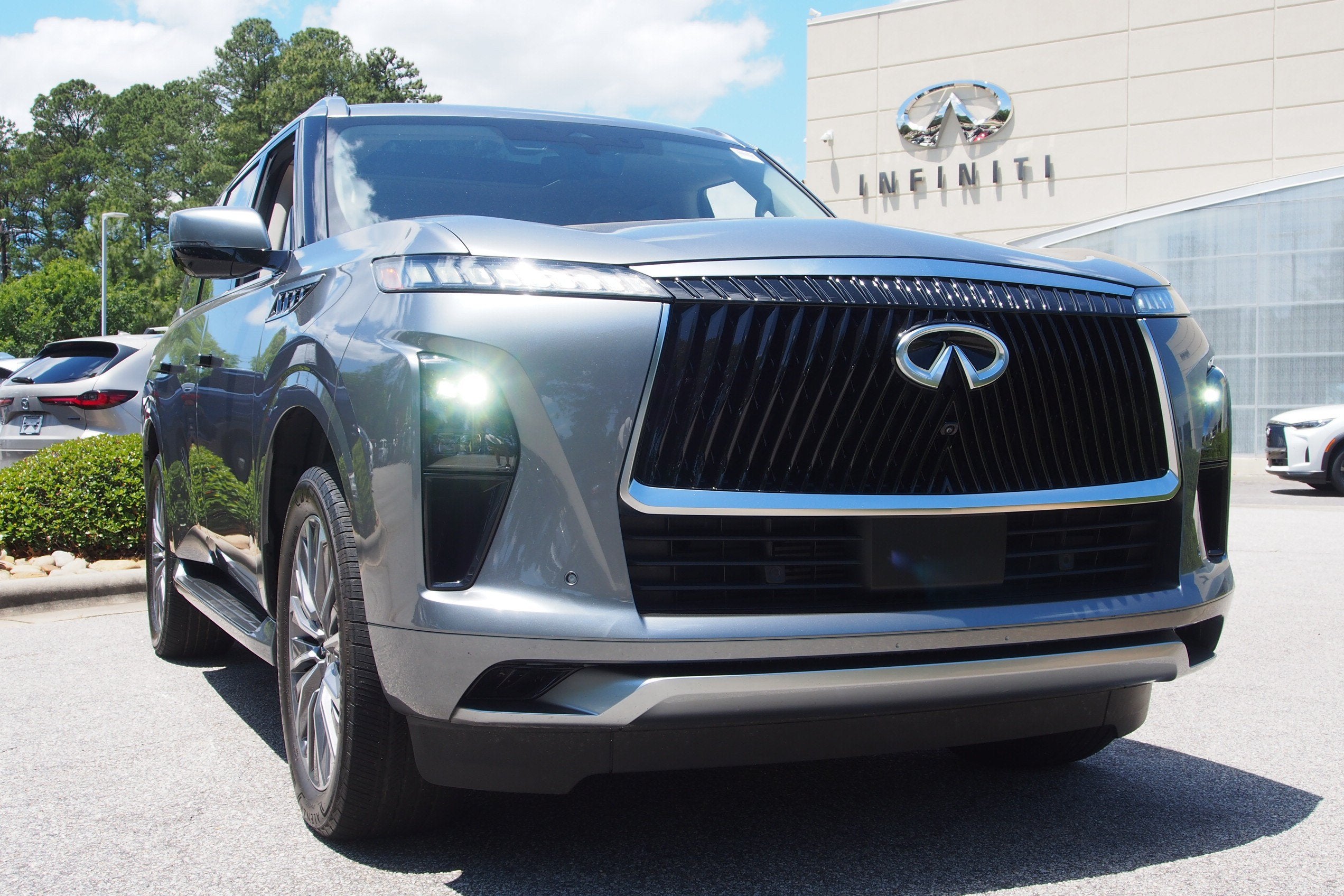 2025 INFINITI QX80 SENSORY