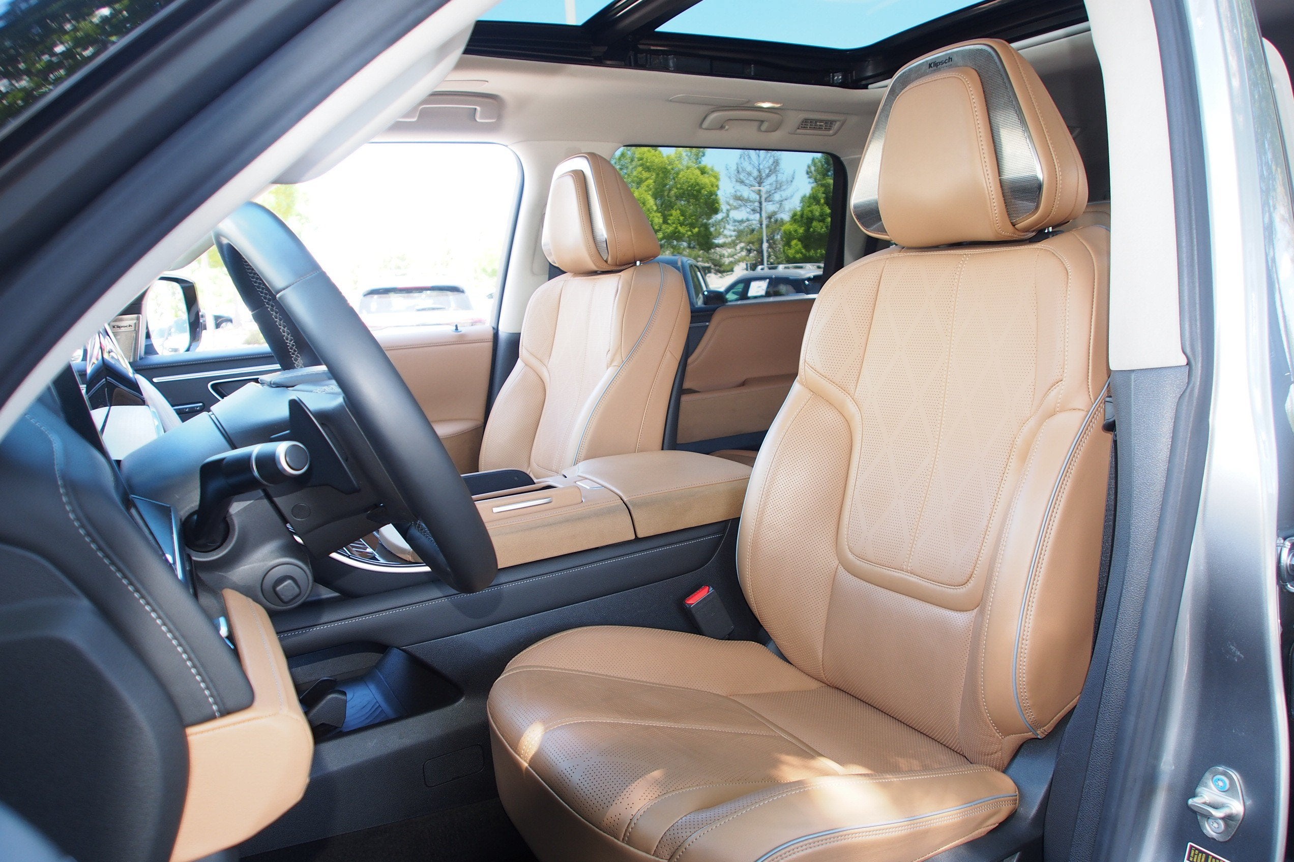 2025 INFINITI QX80 SENSORY