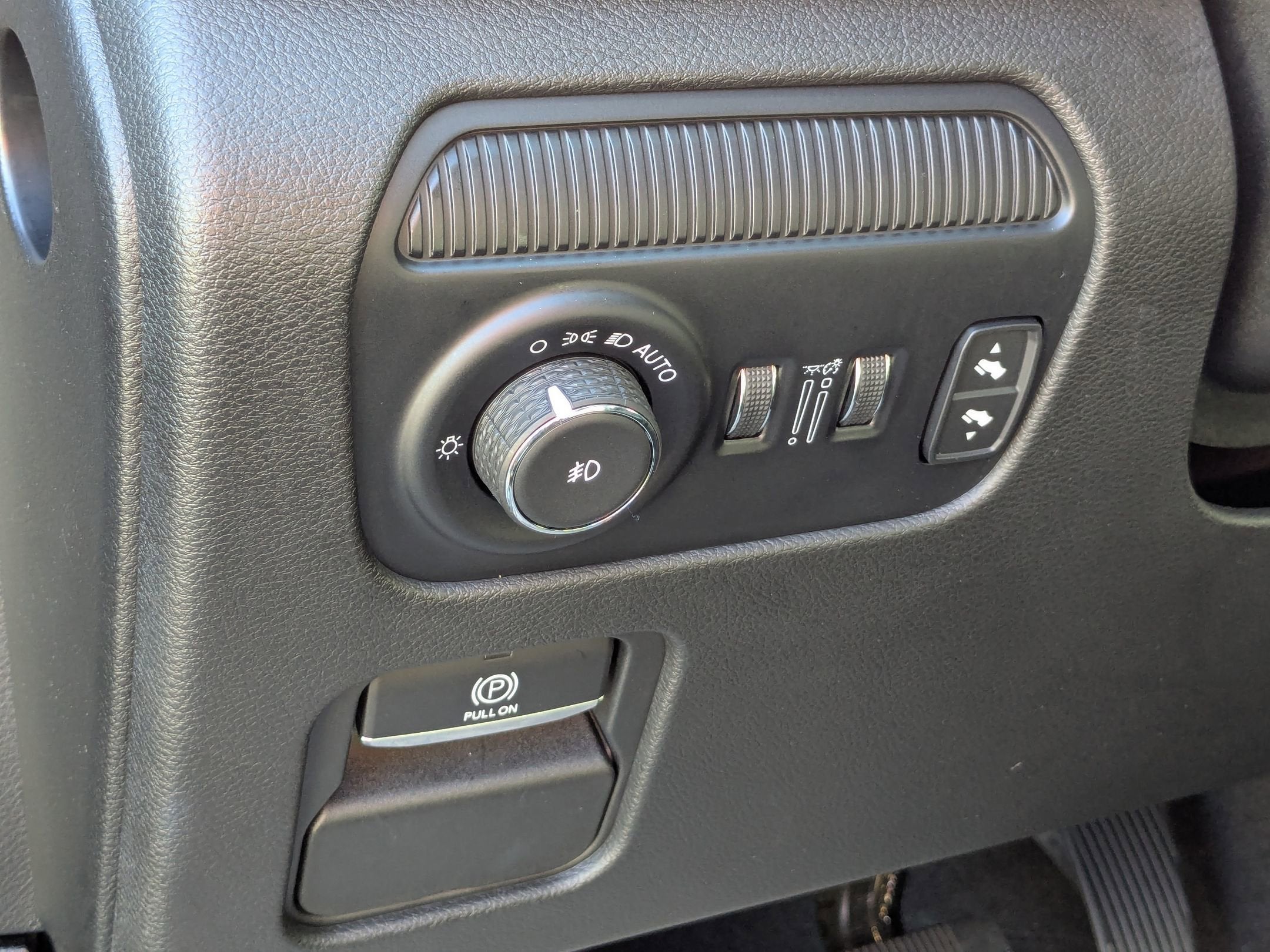 2024 Jeep Wagoneer Base