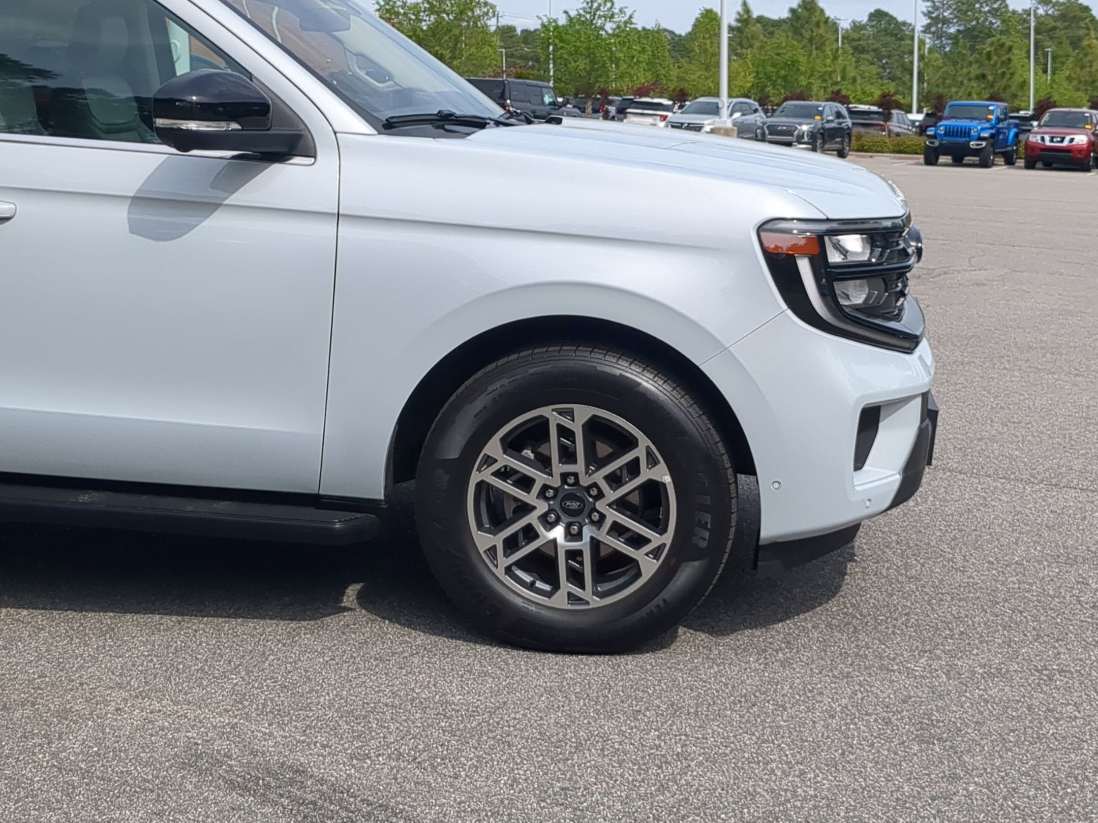 2025 Ford Expedition Active