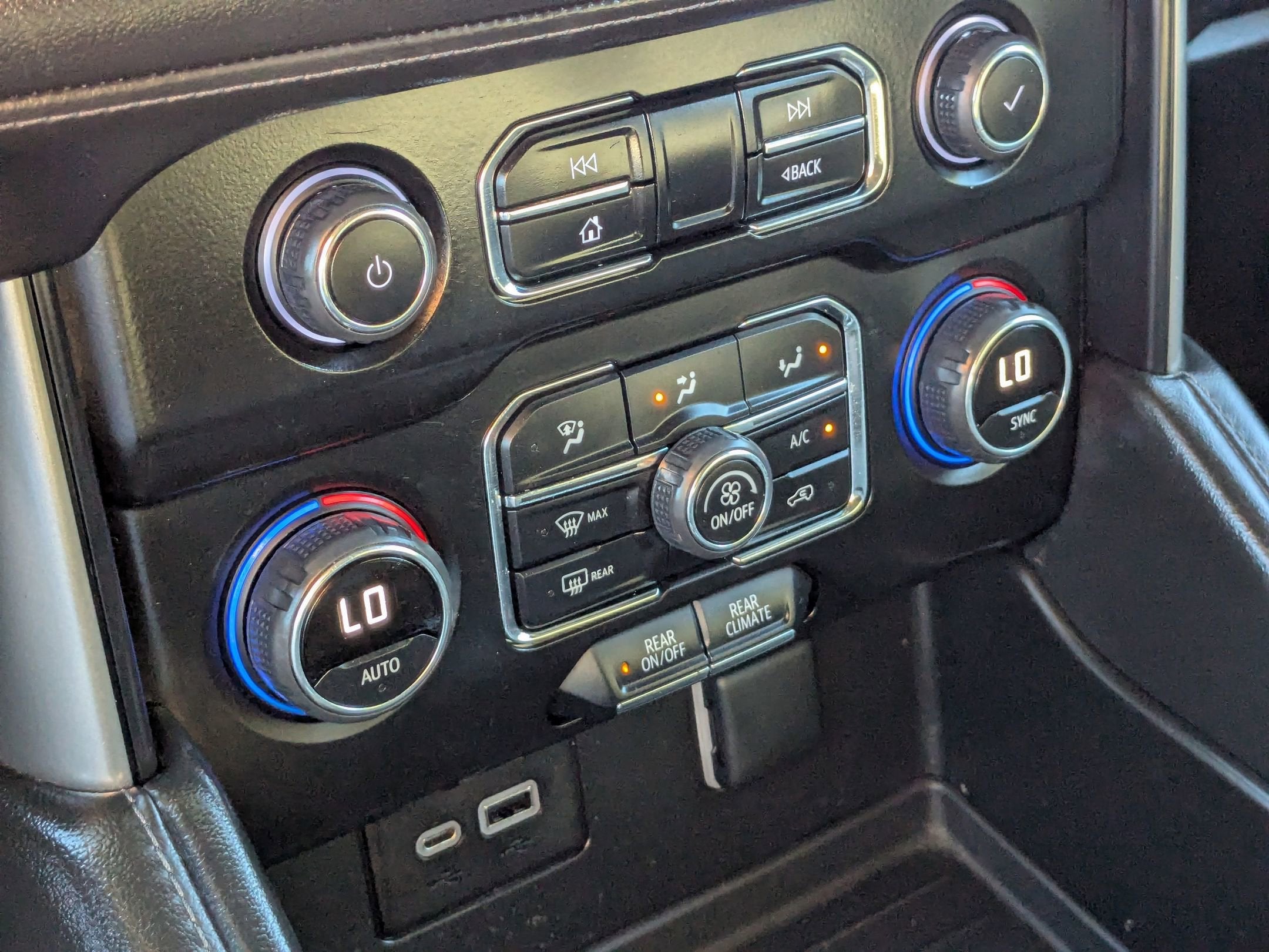 2023 Chevrolet Tahoe LS