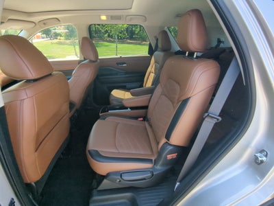 2024 Nissan Pathfinder Platinum