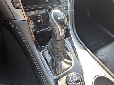 2022 INFINITI Q60 LUXE