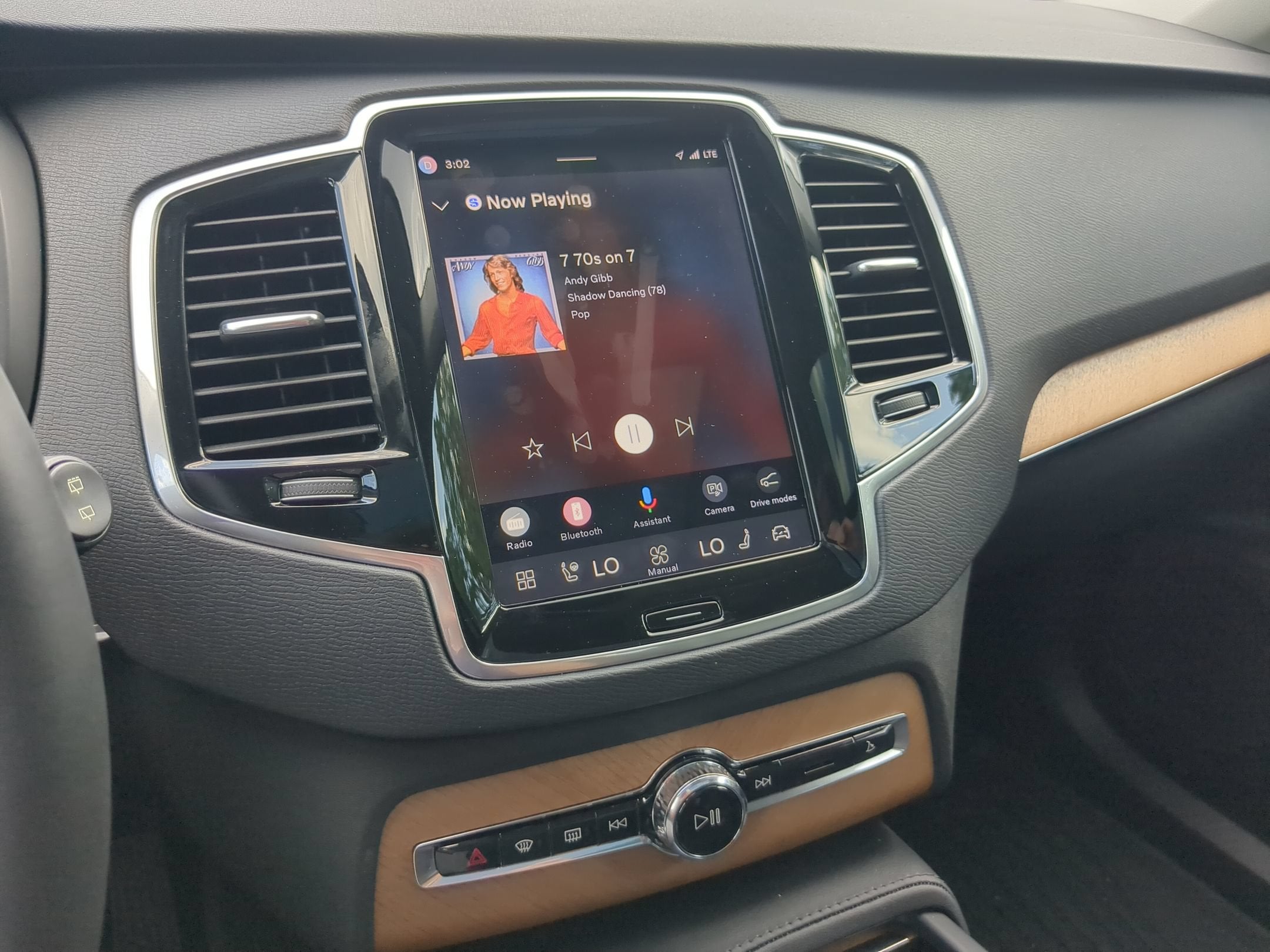 2024 Volvo XC90 Plus Bright Theme
