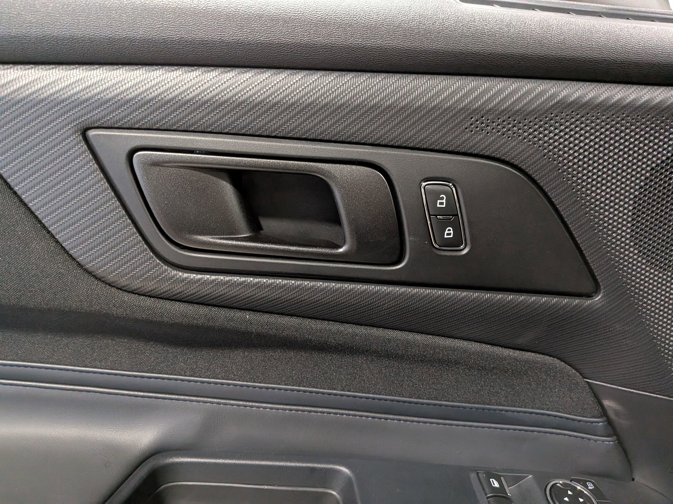 2025 Ford Mustang Dark Horse