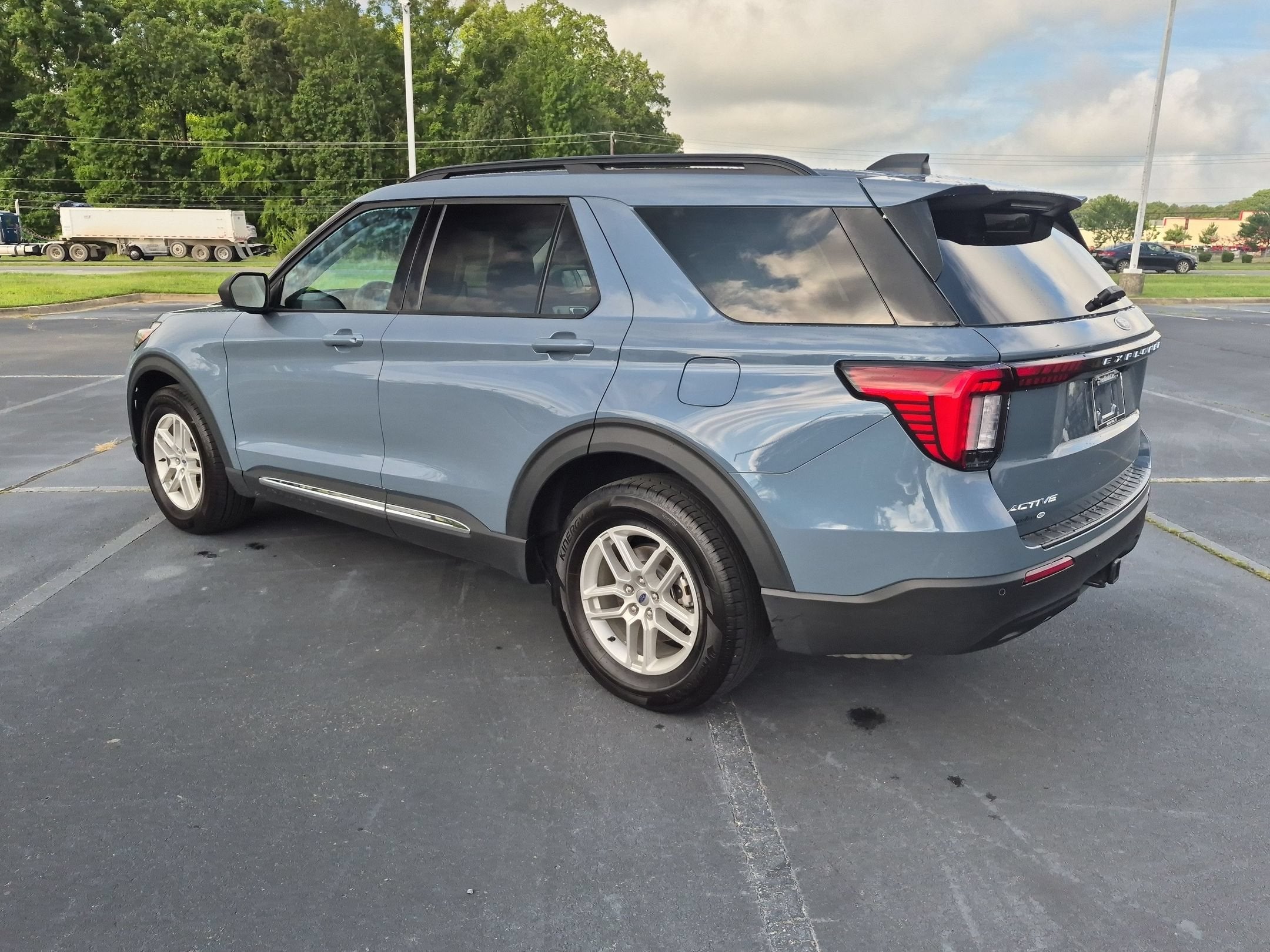2025 Ford Explorer Active